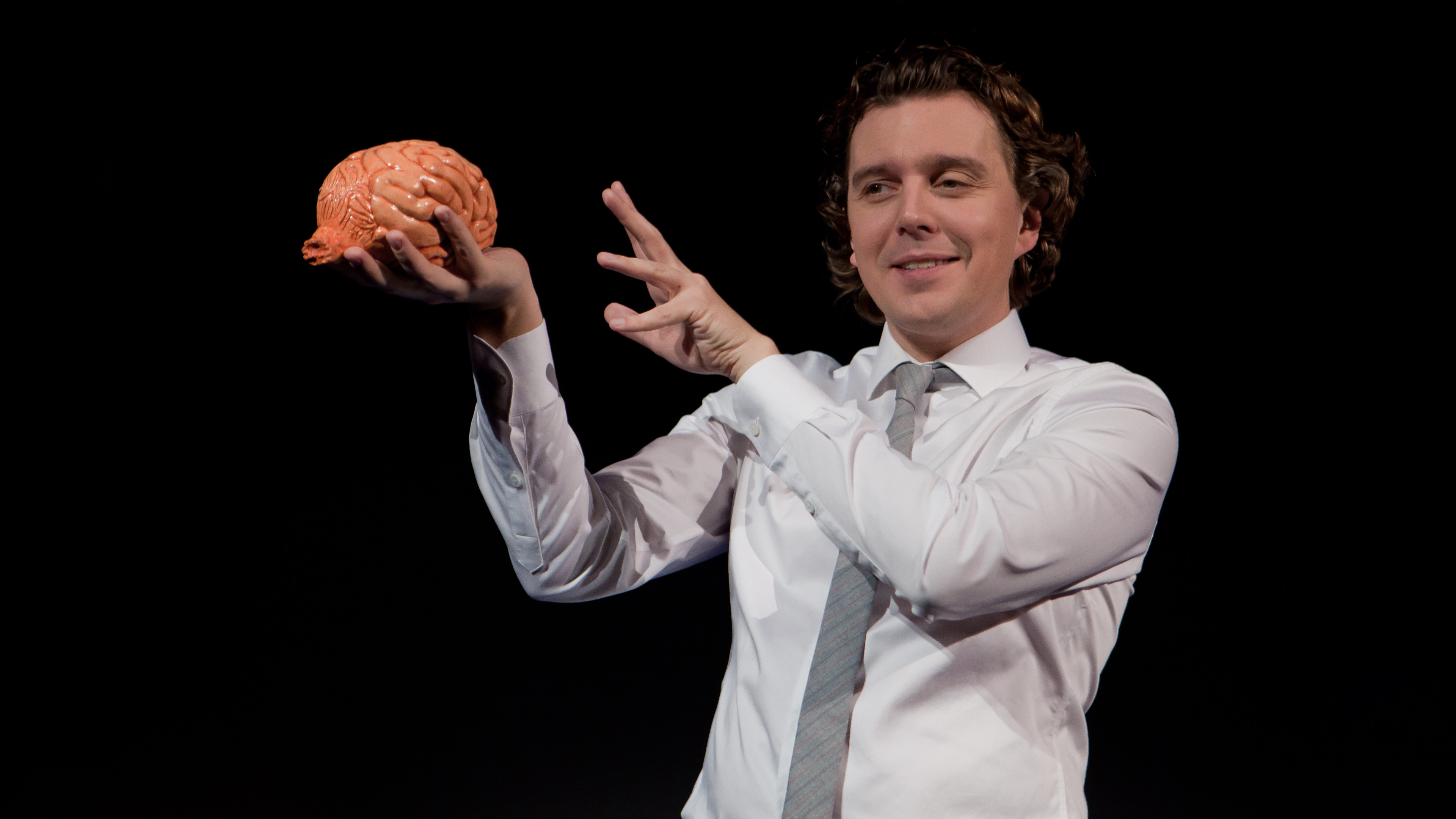 Alex Vizorek est une œuvre d'art Background