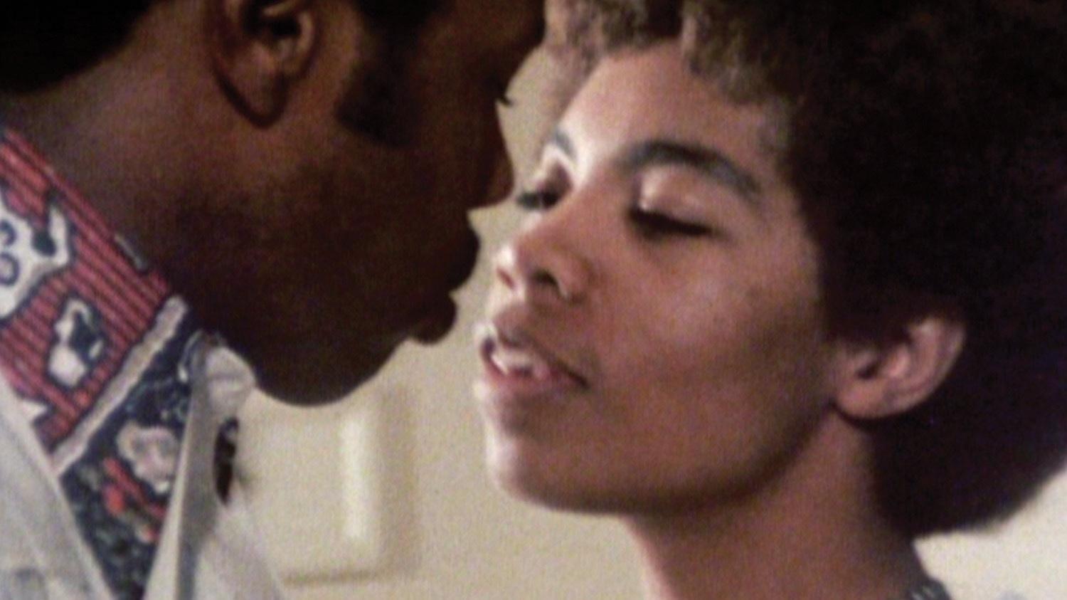 It Felt Like a Kiss Background