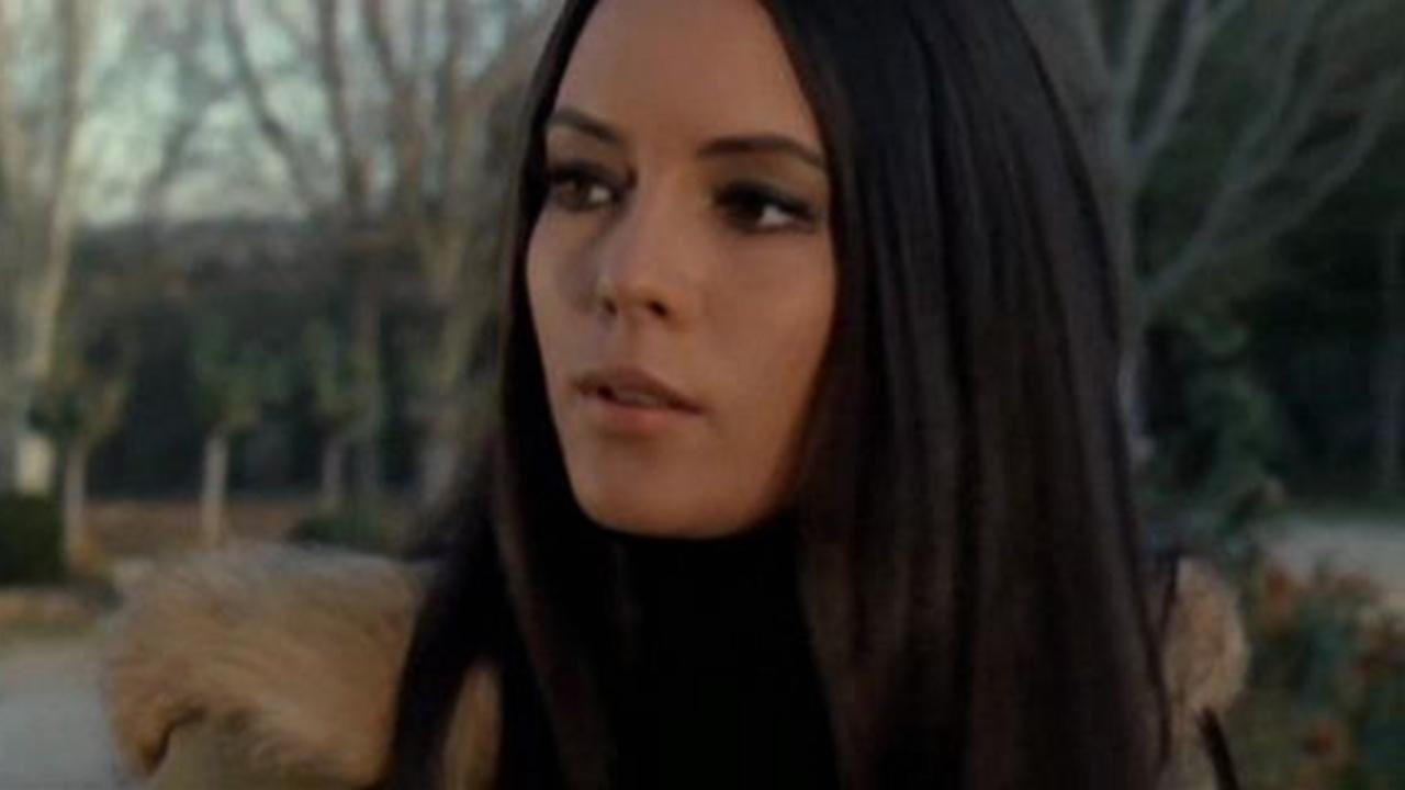 Naked Girl Killed in the Park Background