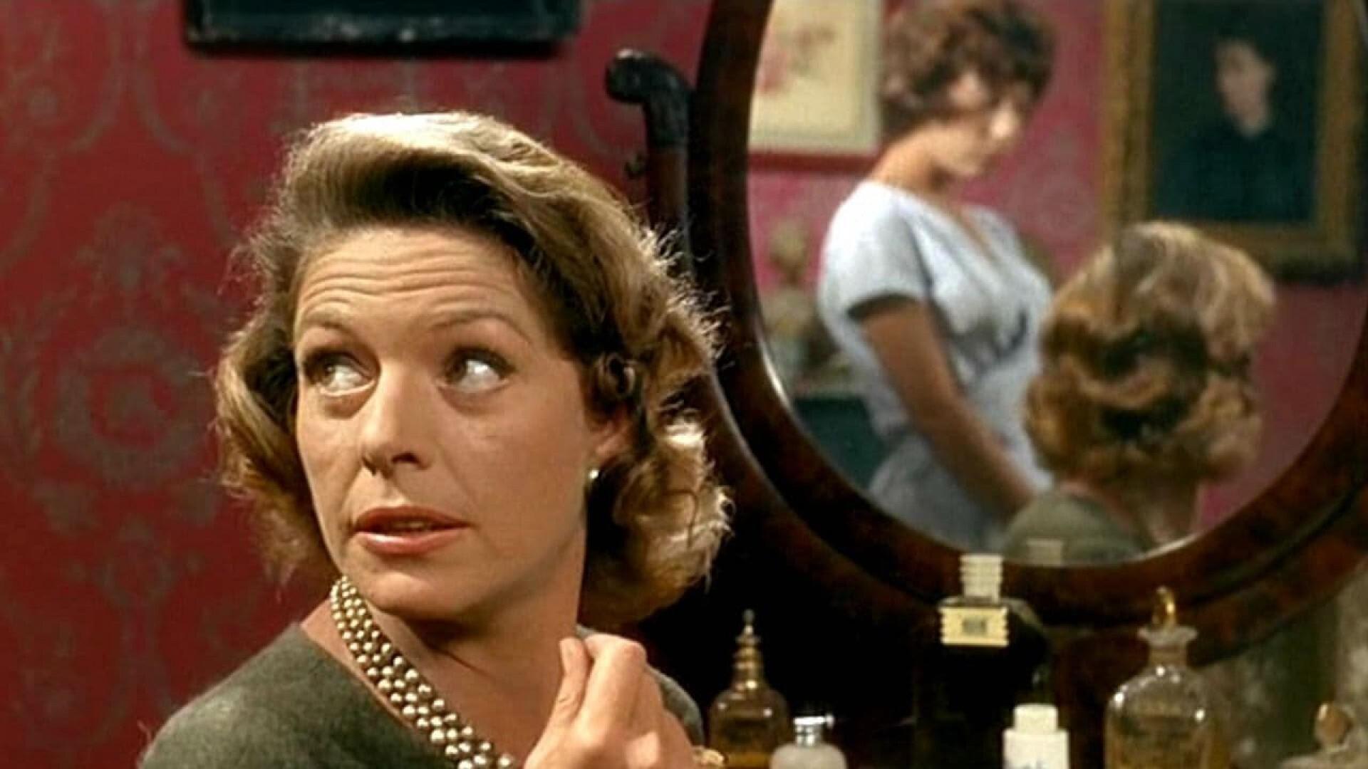 À double tour Background