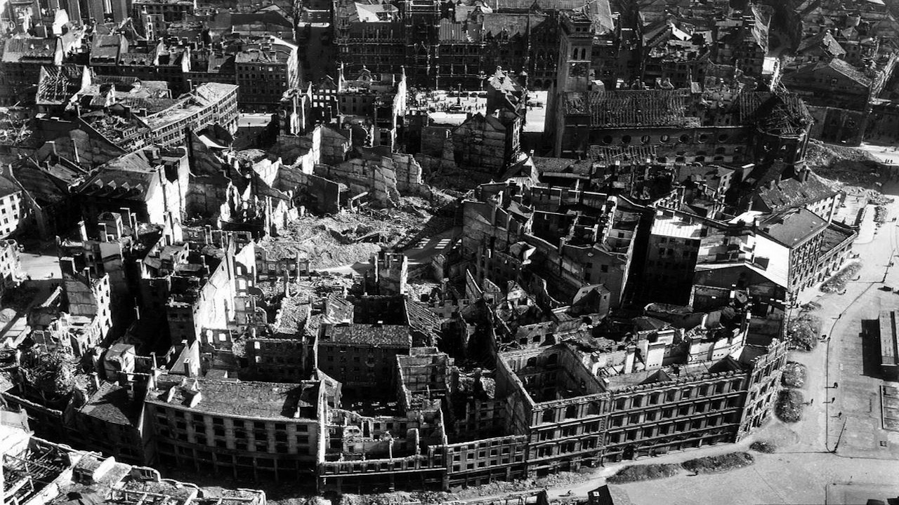München 1945 Background