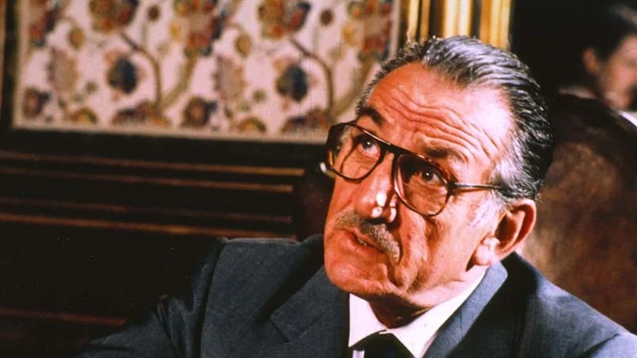 One Hundred Days in Palermo Background