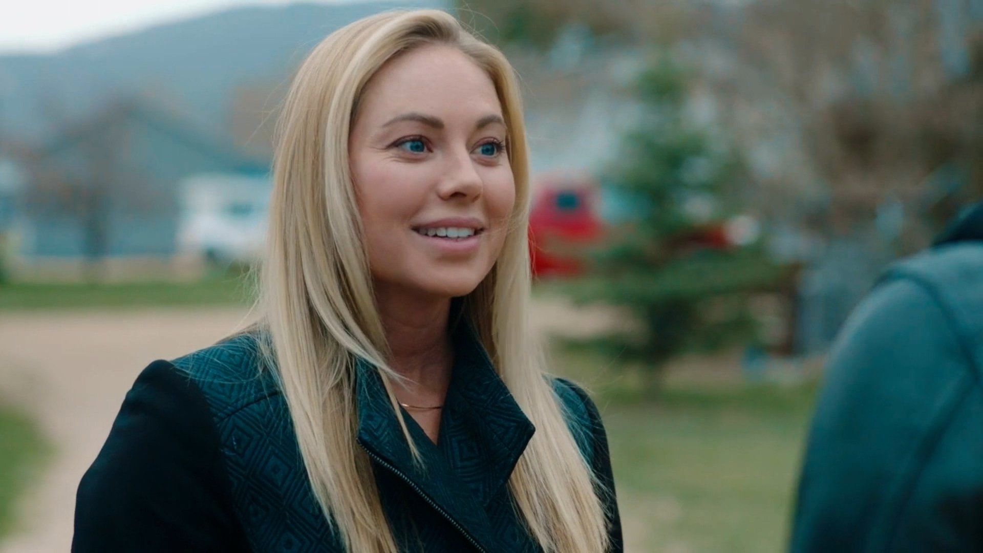 Mistletoe Mixup Background