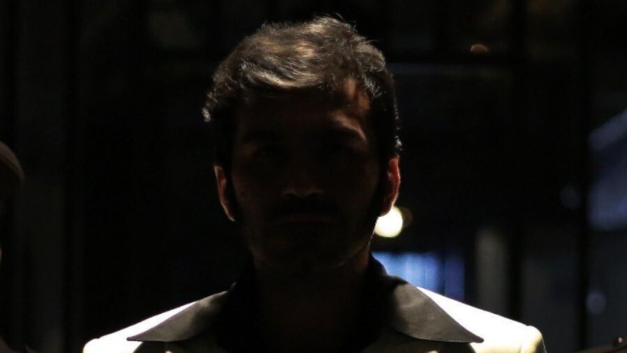 Dayı: Bir Adamın Hikâyesi Background