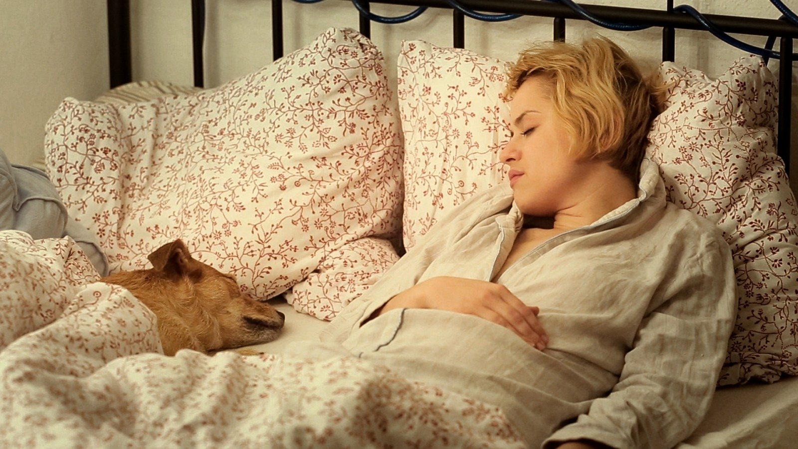 Dancing Quietly Background