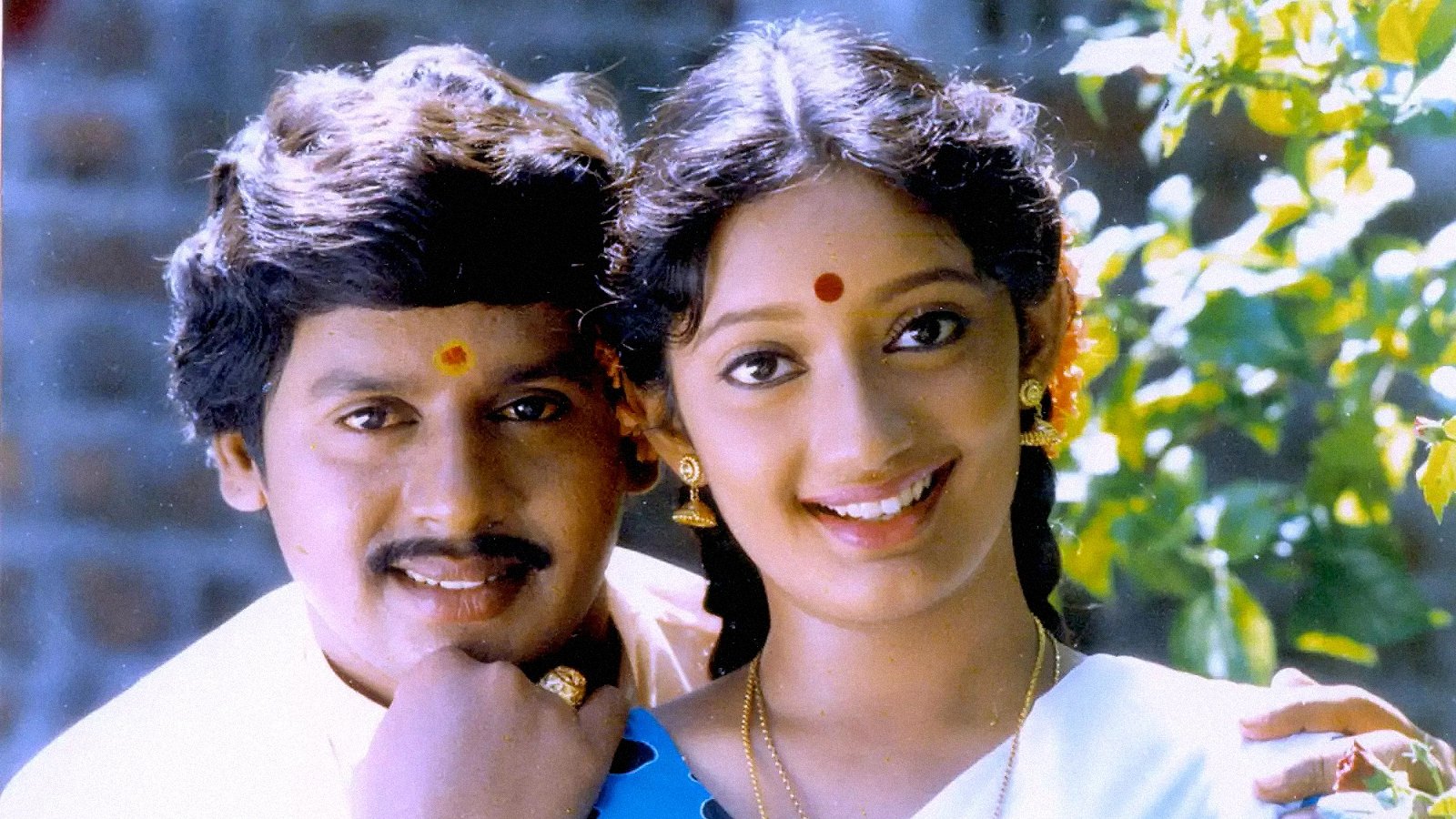 Karagattakaran Background