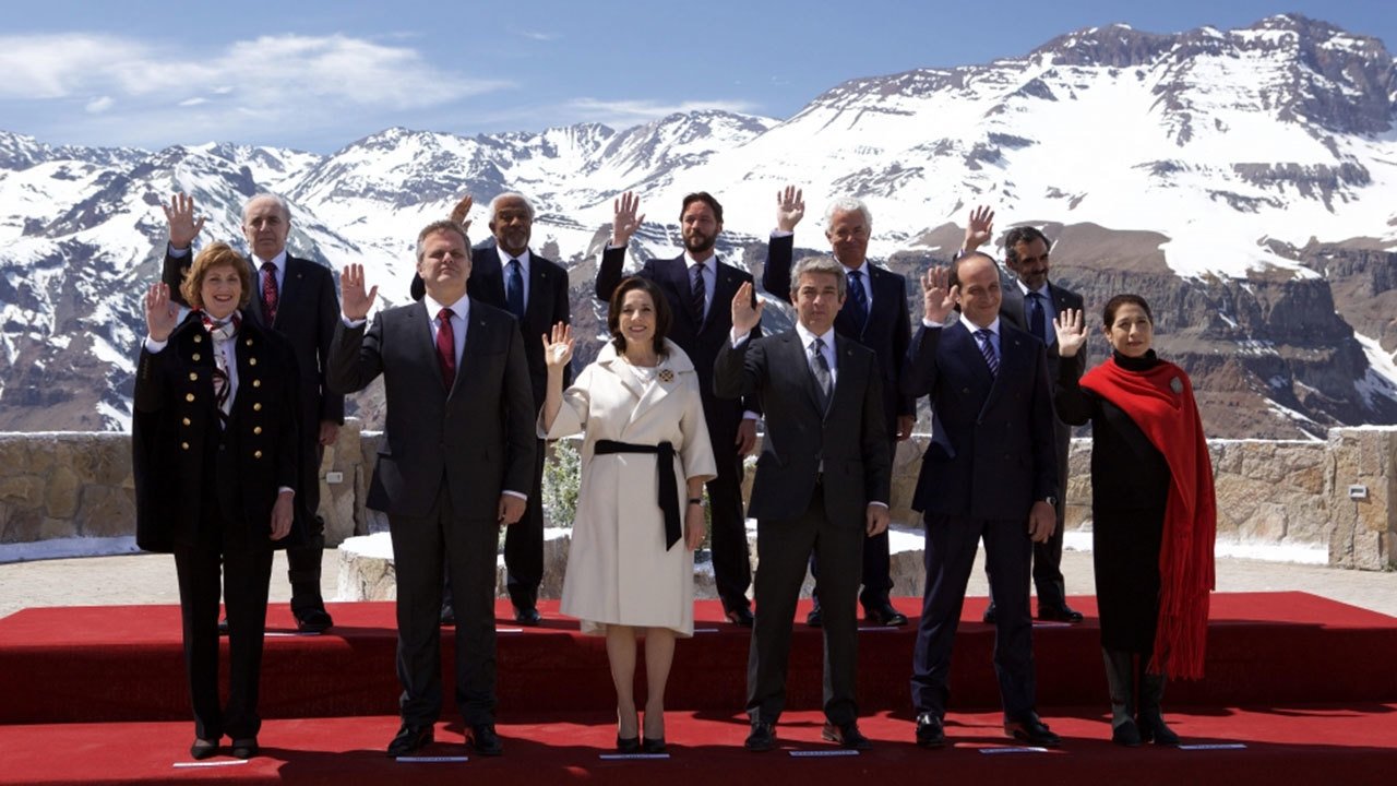 La cordillera Background