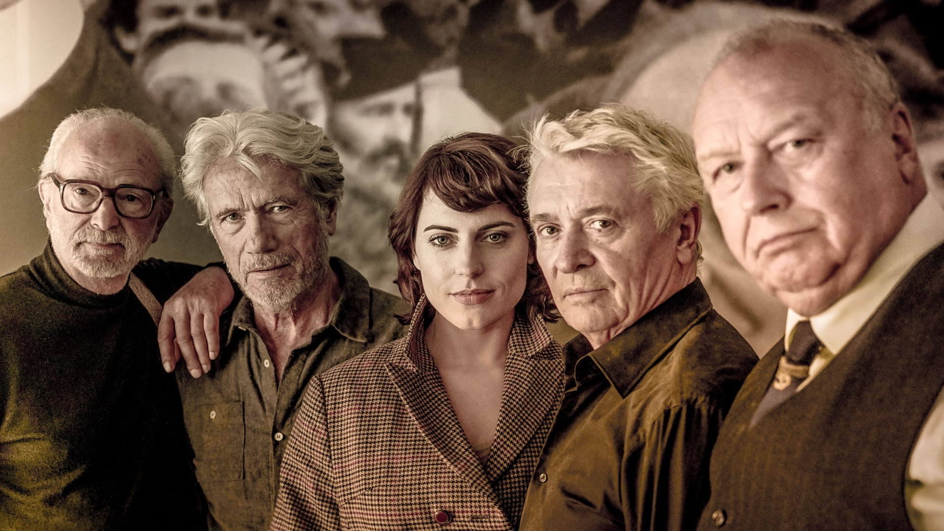 Old Agent Men Background