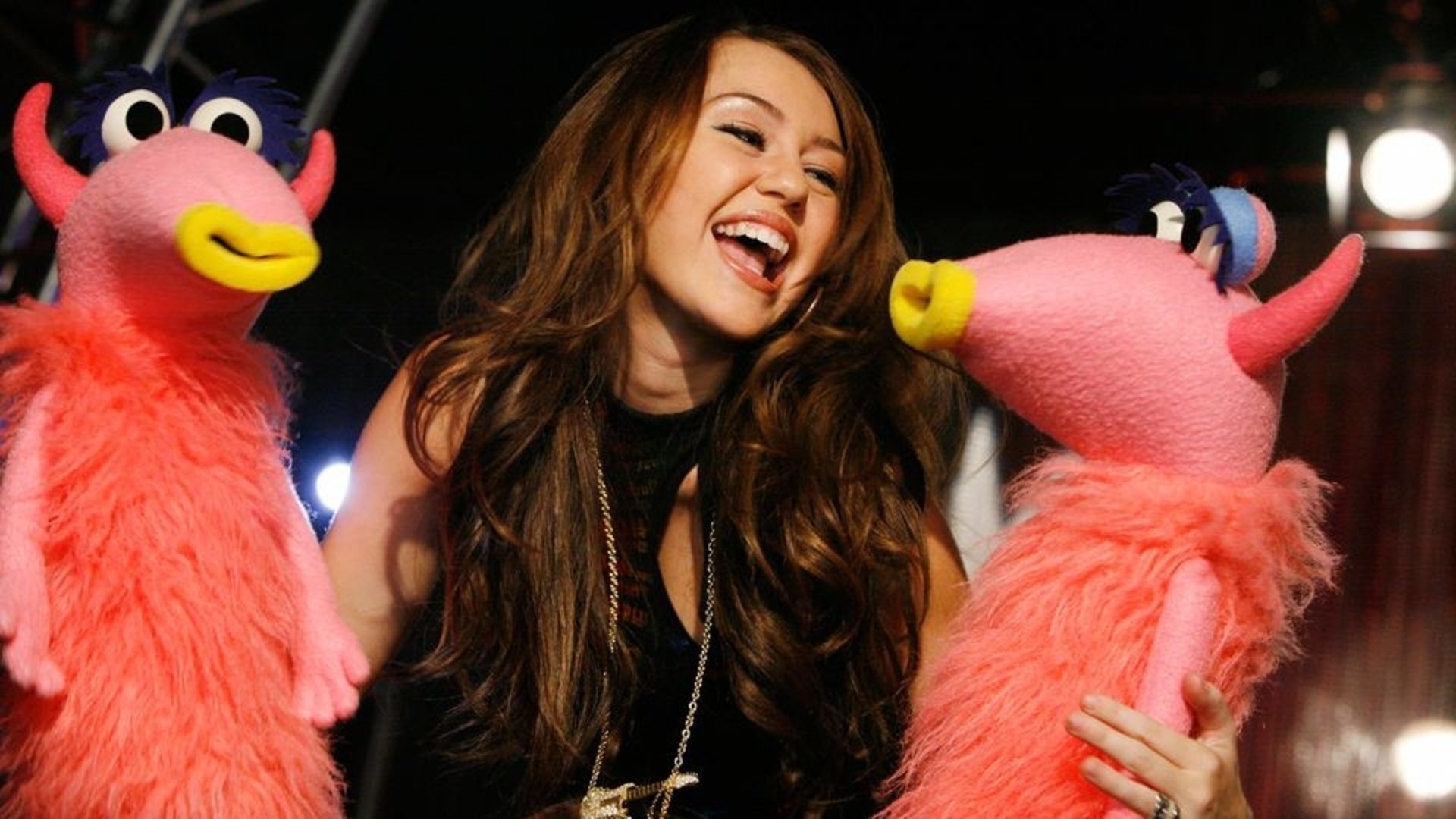 The Muppets - Studio DC - Almost Live Background