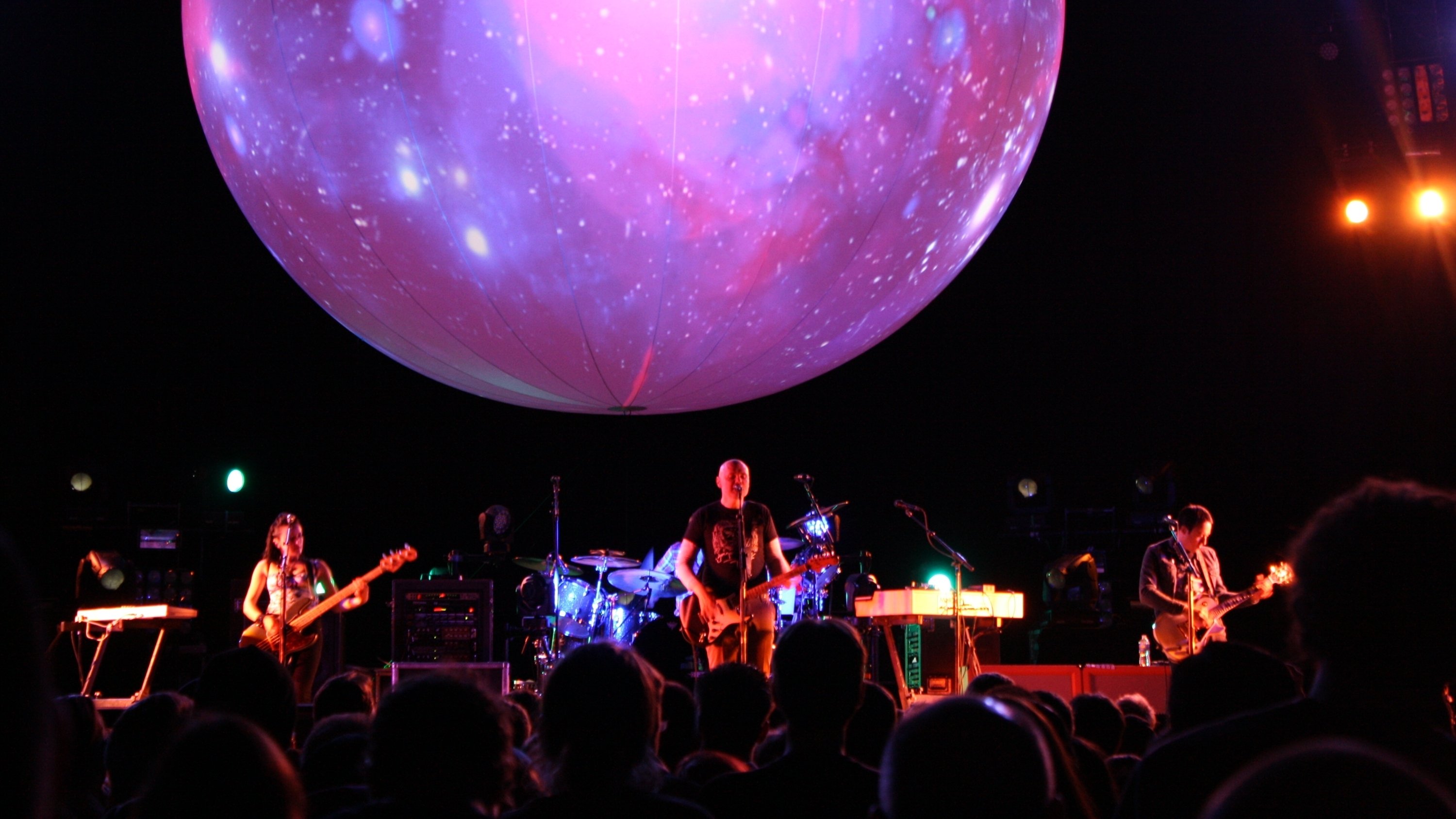 The Smashing Pumpkins Oceania: Live in NYC Background