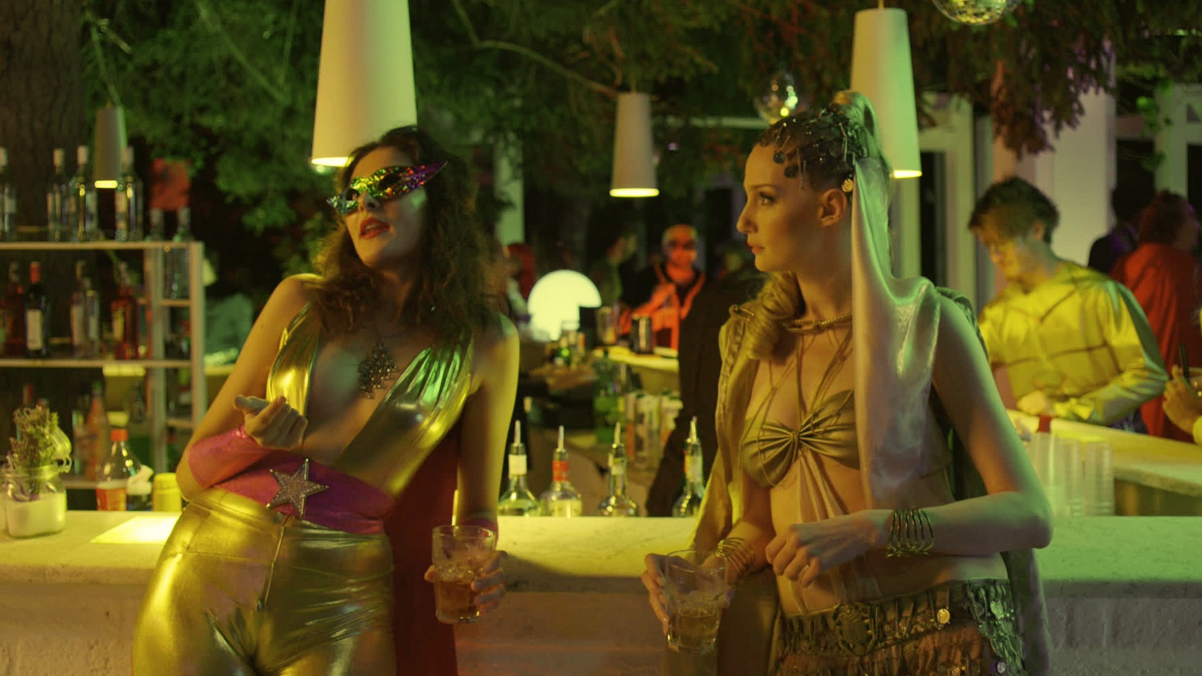 Le frise ignoranti Background