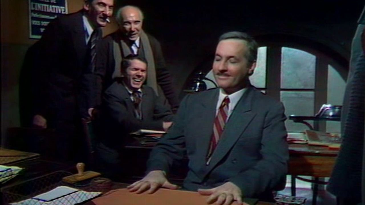 Le Passe-muraille Background