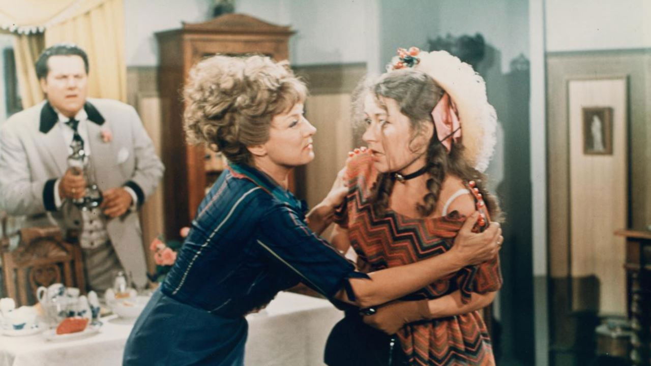 The Loose Tile Background