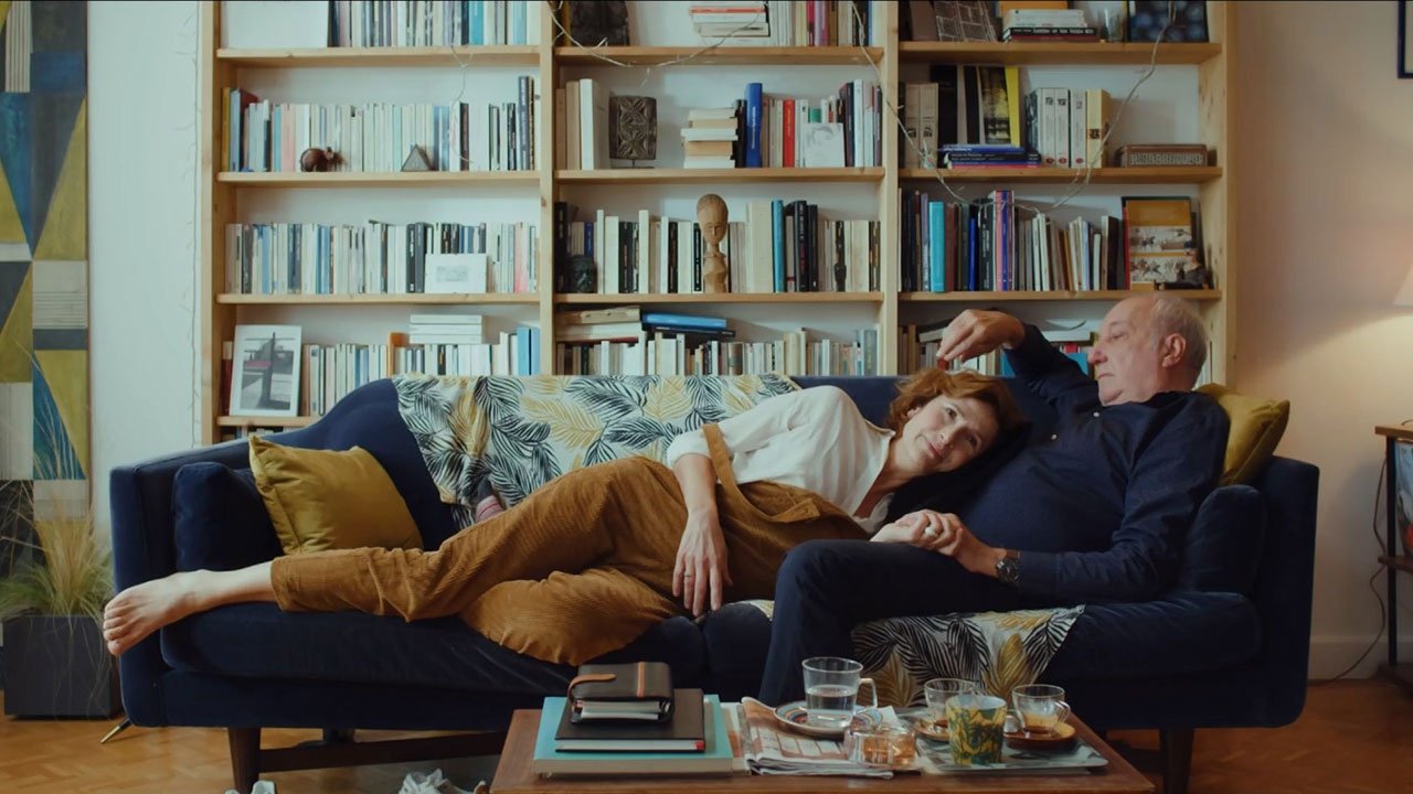 Neuf meufs - Le film Background