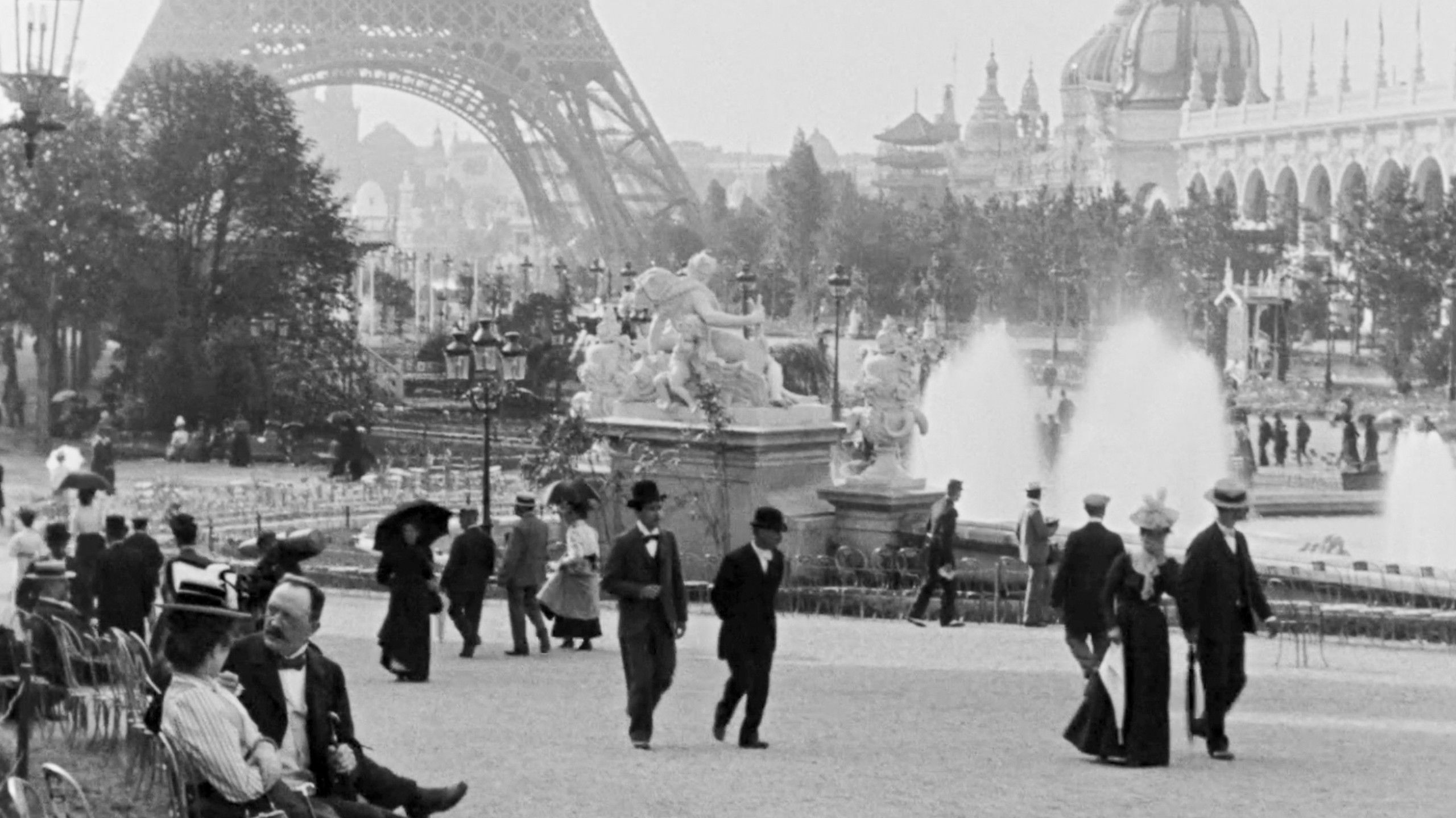 Lumière! The Adventure Continues Background