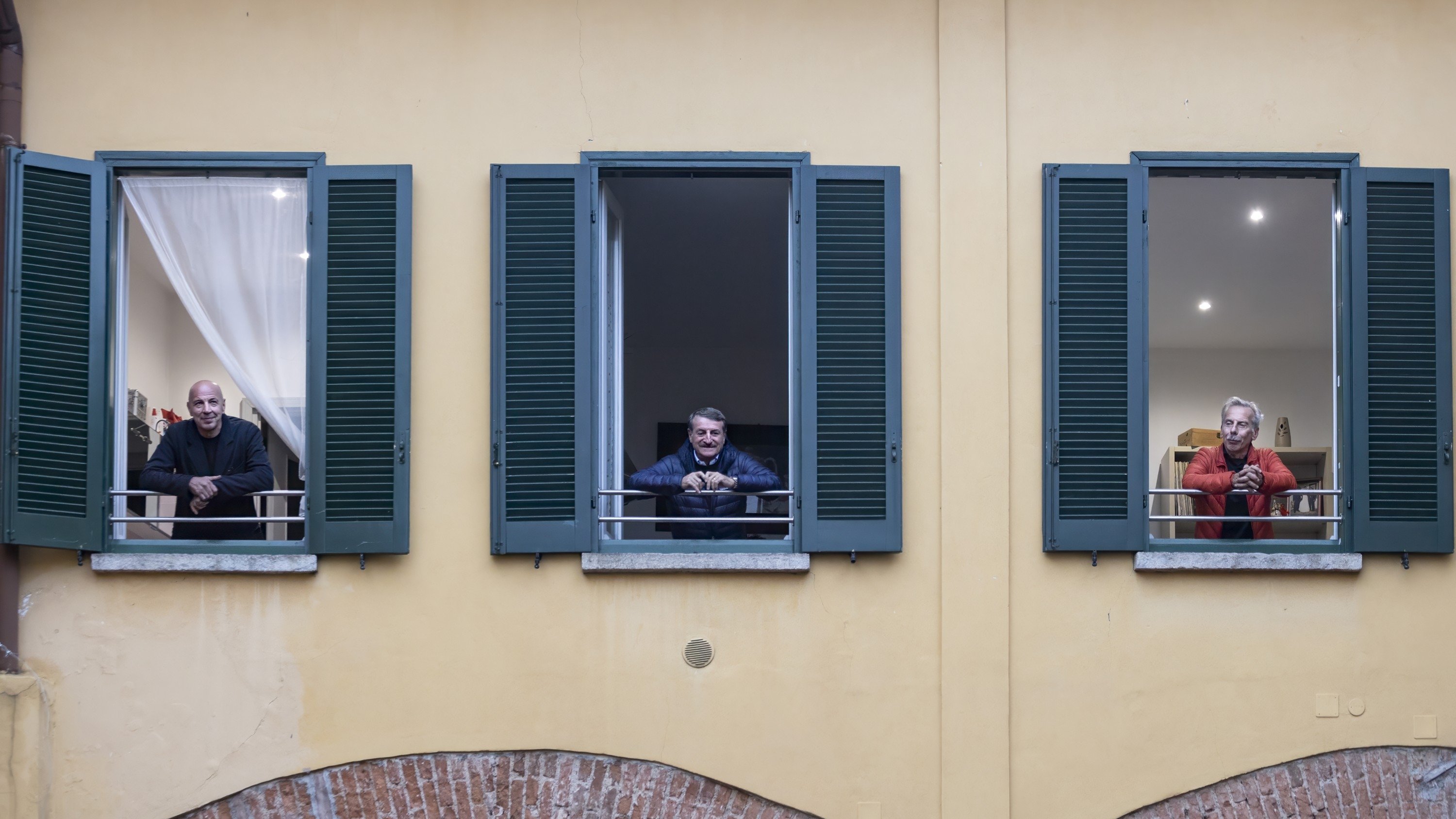 Attitudini: Nessuna Background