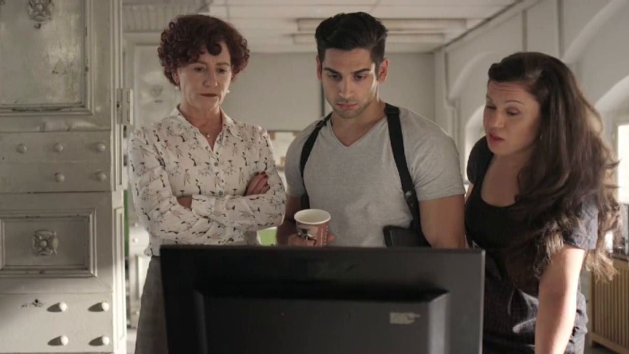 Alles Verbrecher - Leiche im Keller Background