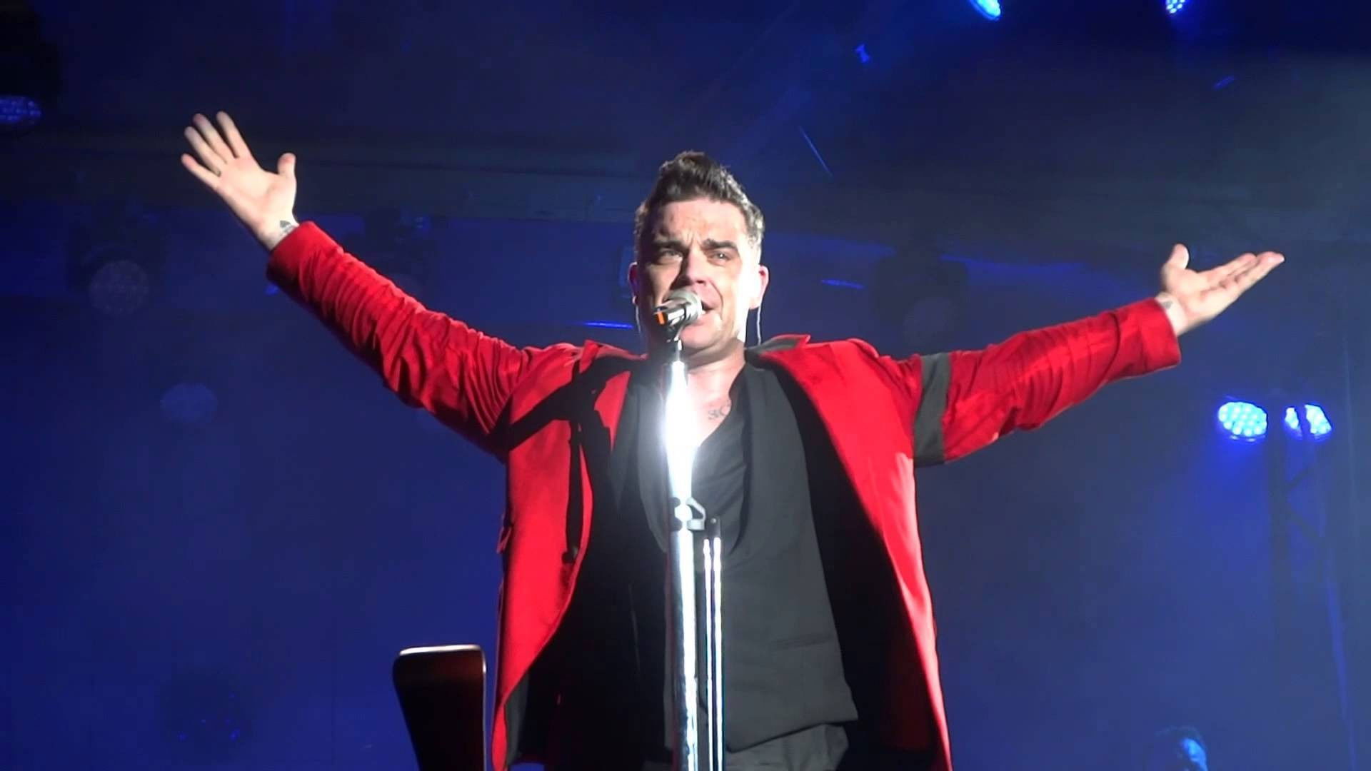 Robbie Williams - Live From Berlin, Germany / 2009 Background