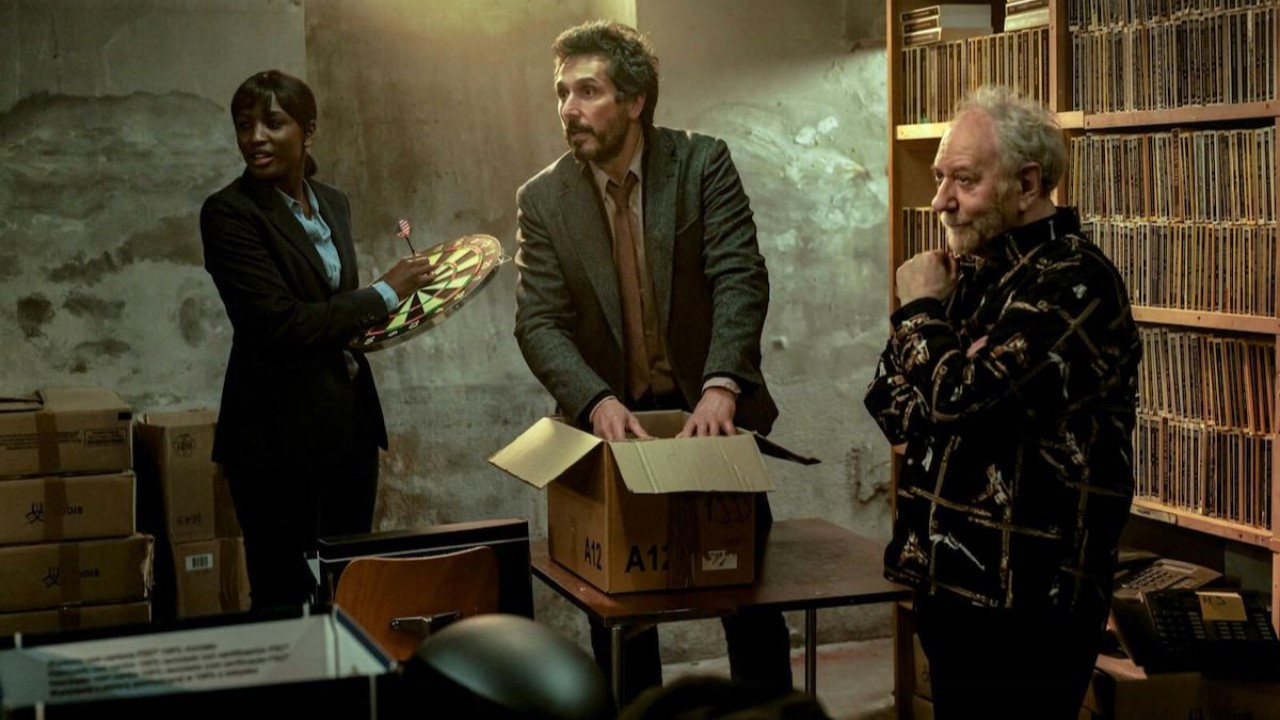 Everybody Lies Background