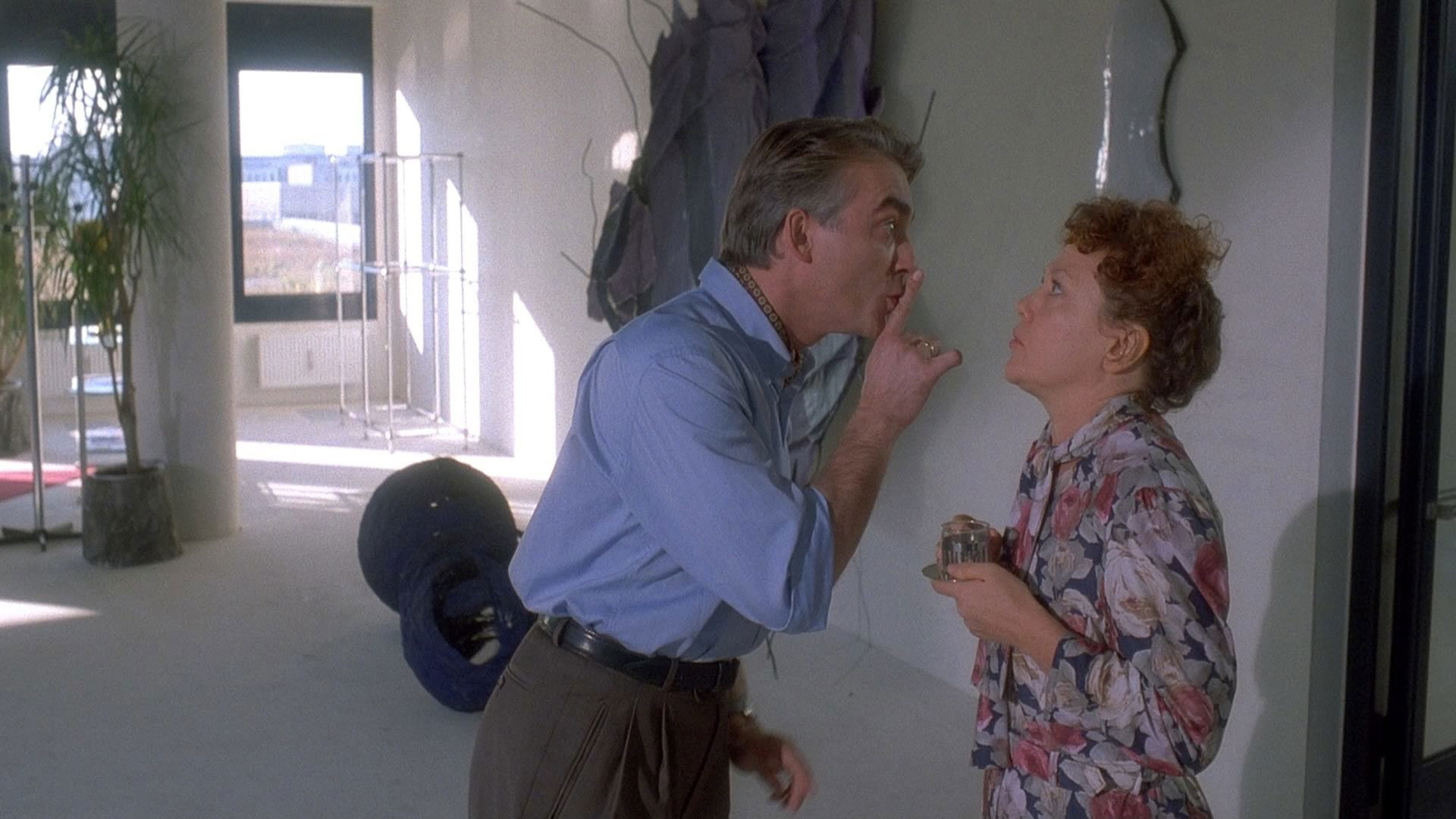 Nur über meine Leiche Background