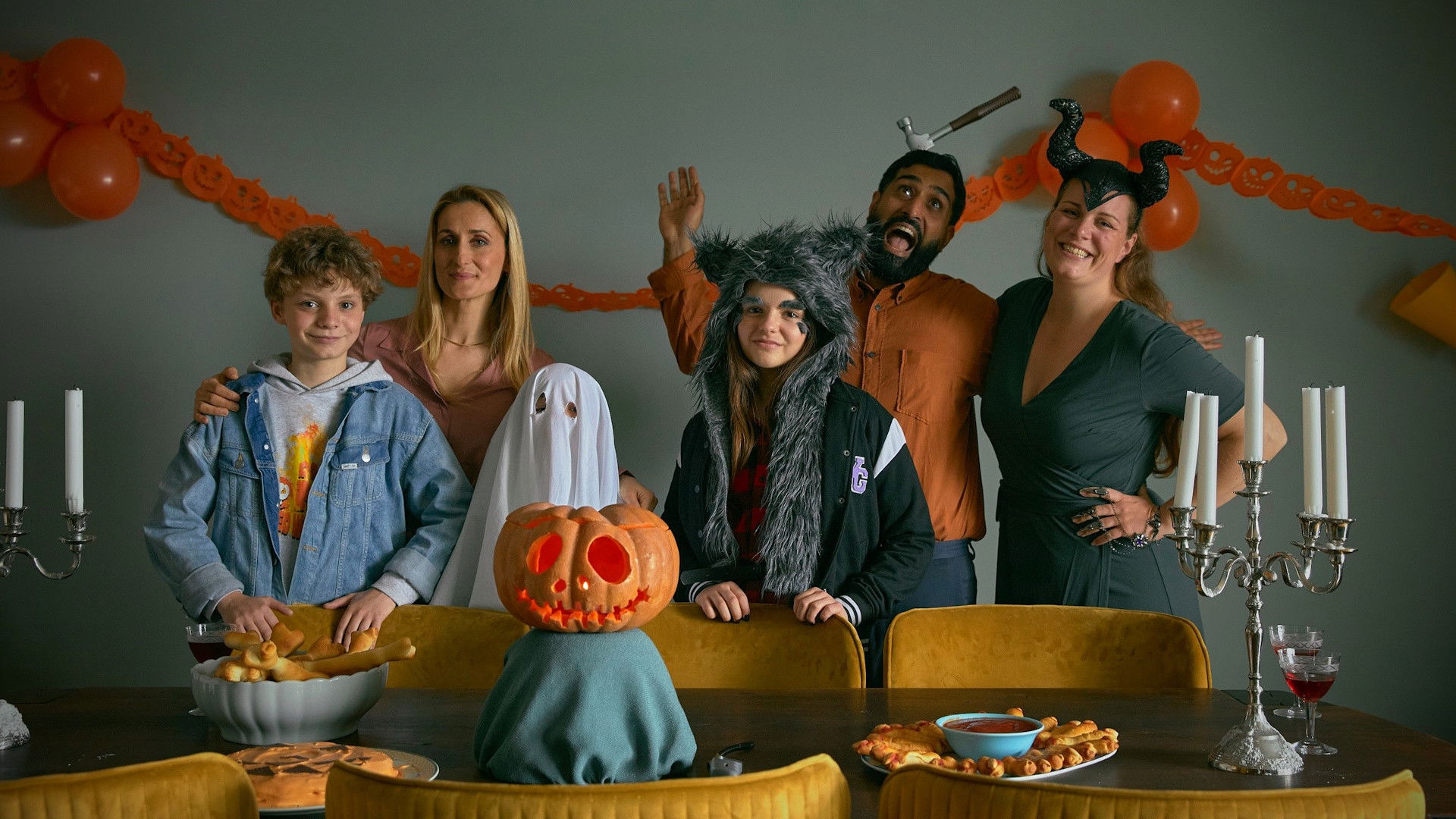 The Seekers: Thrill Night Background