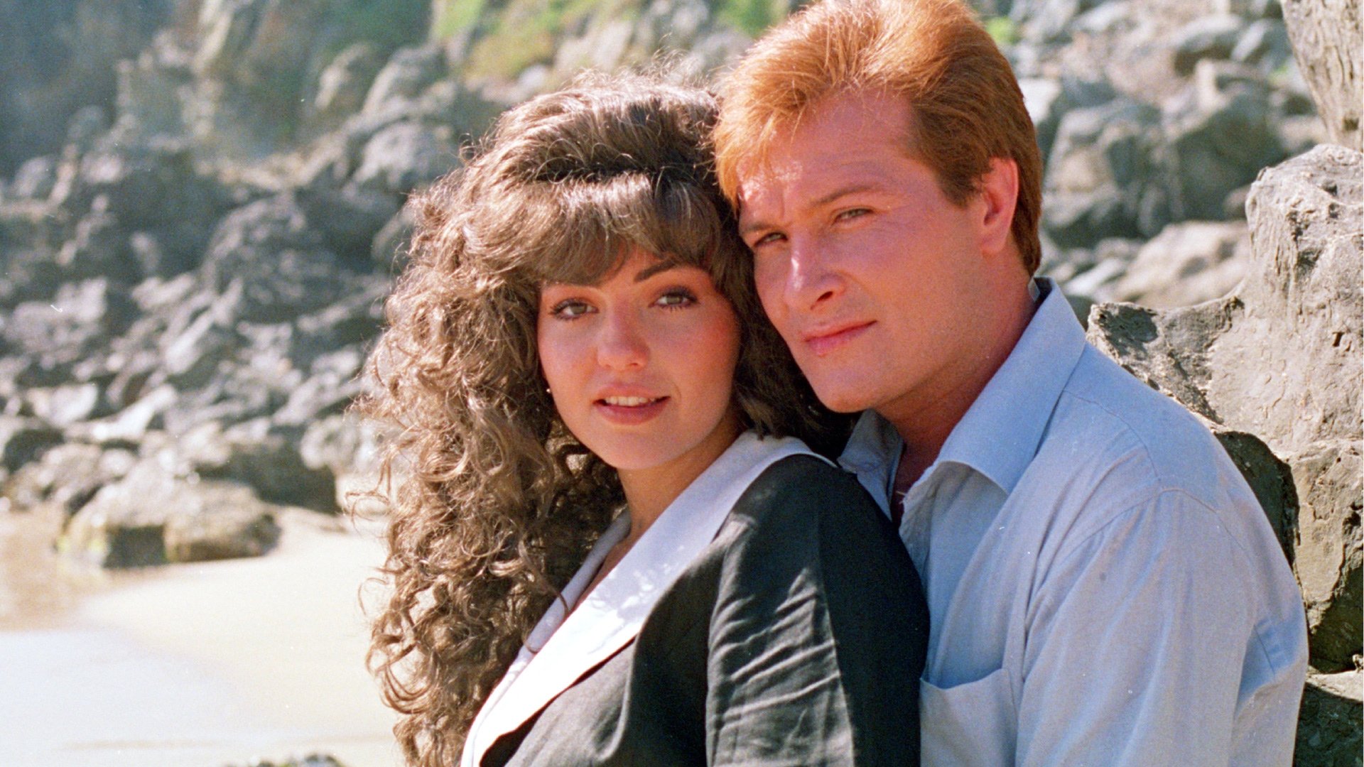 María Mercedes Background