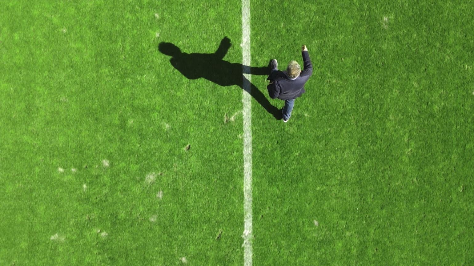 Caparrós. Las botas del entrenador Background