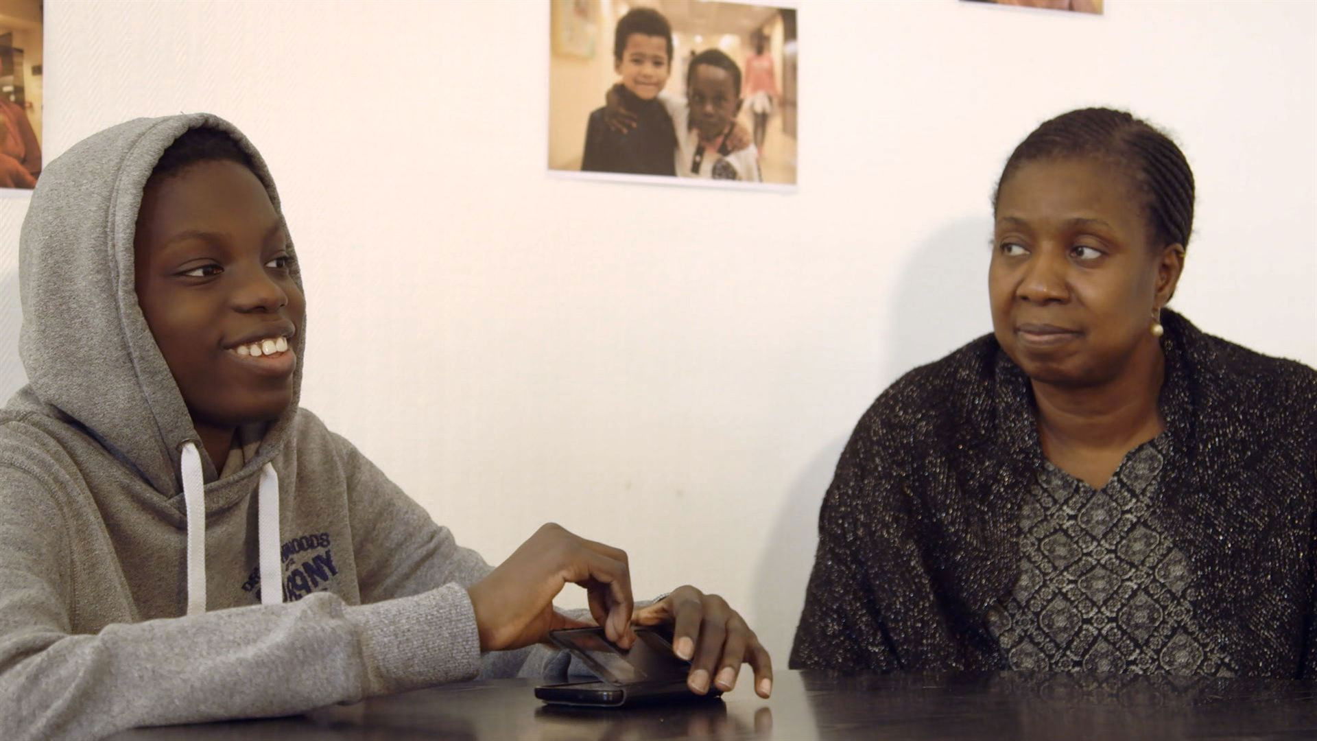 Un jour ça ira Background