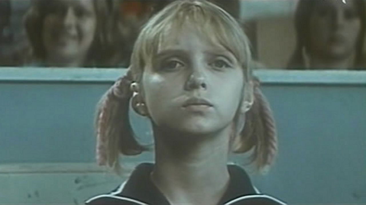 Long-Haired Wonder Background