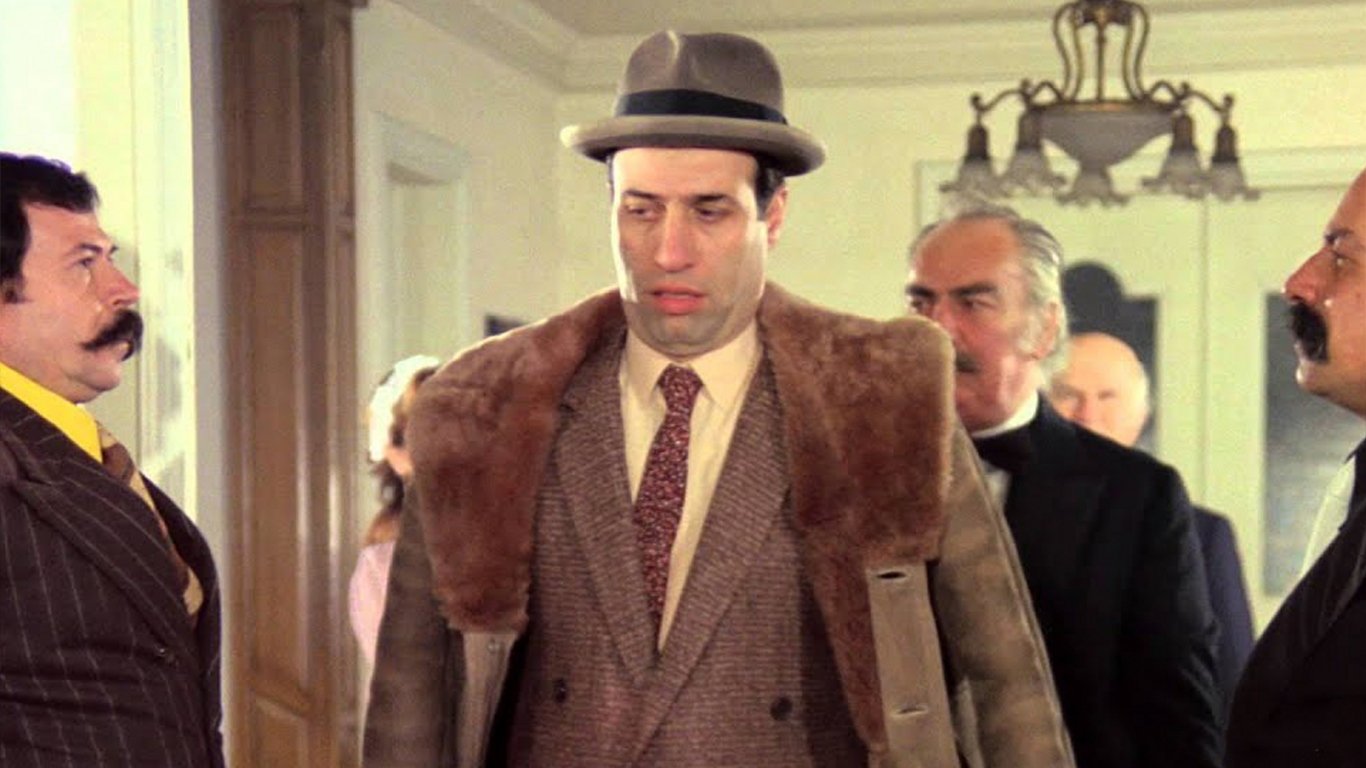 Çarıklı Milyoner Background