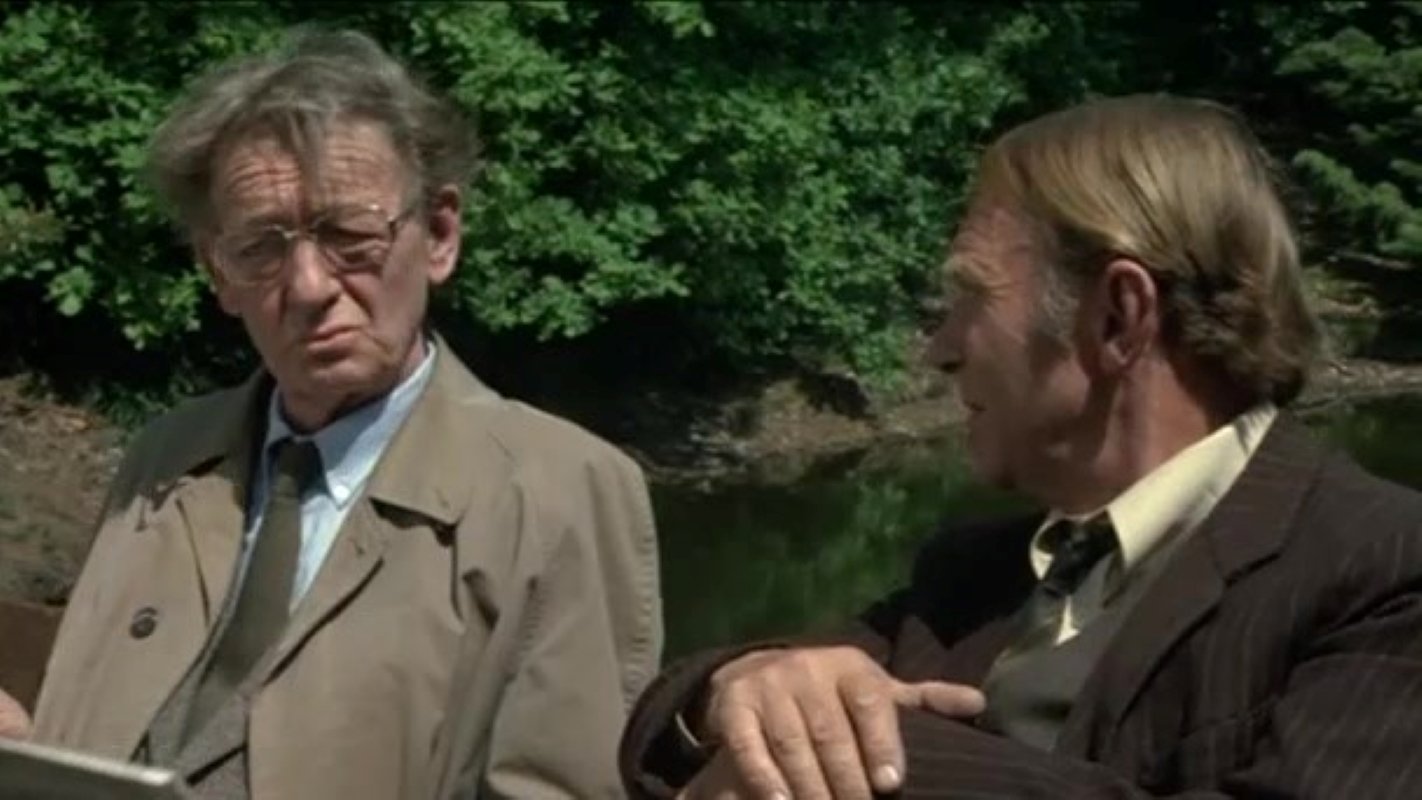 The World of Simon Carmiggelt Background