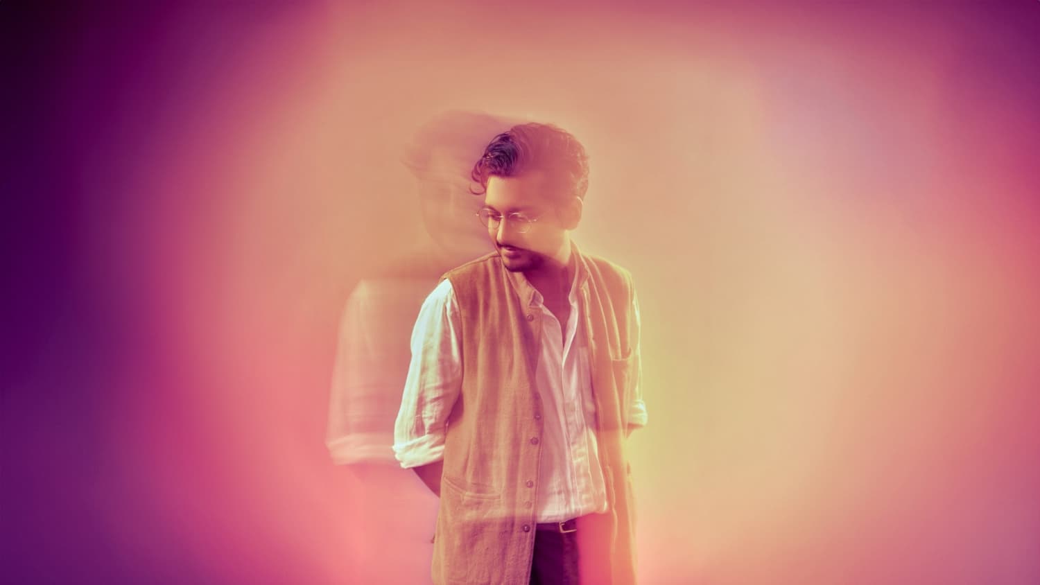 Ahir Shah: Ends Background