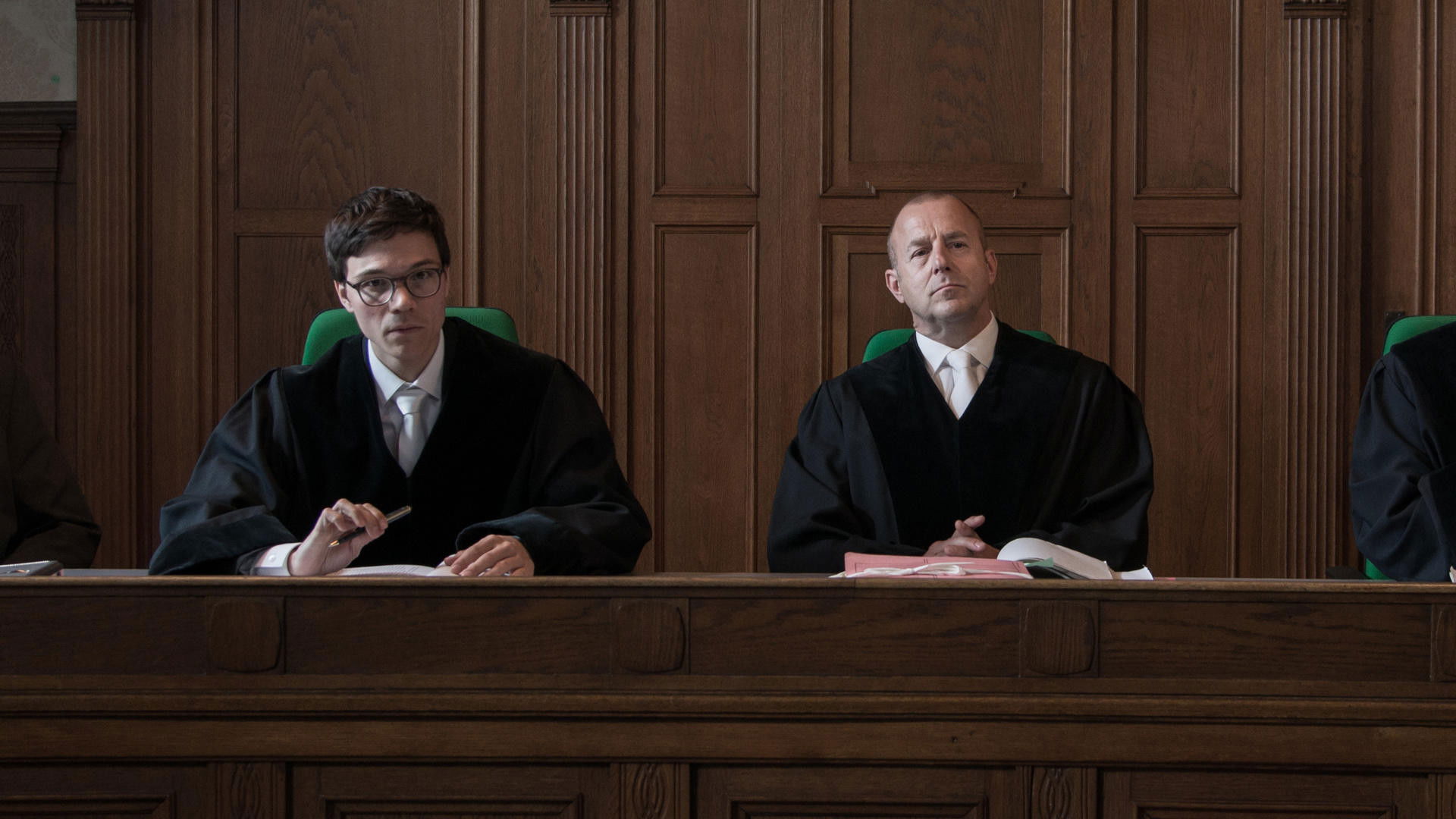 Der Richter Background