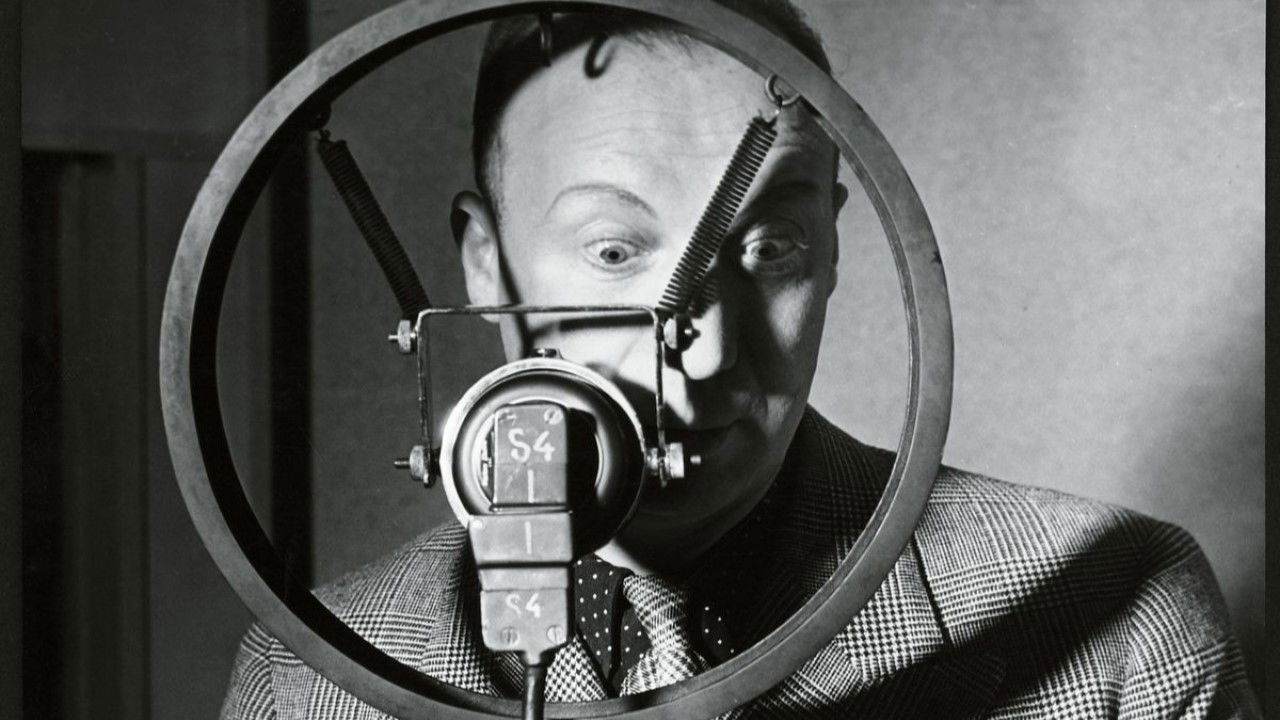 Pierre Dac, le parti d'en rire Background