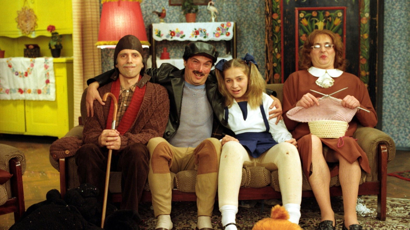 Vastyúk is talál szeget Background