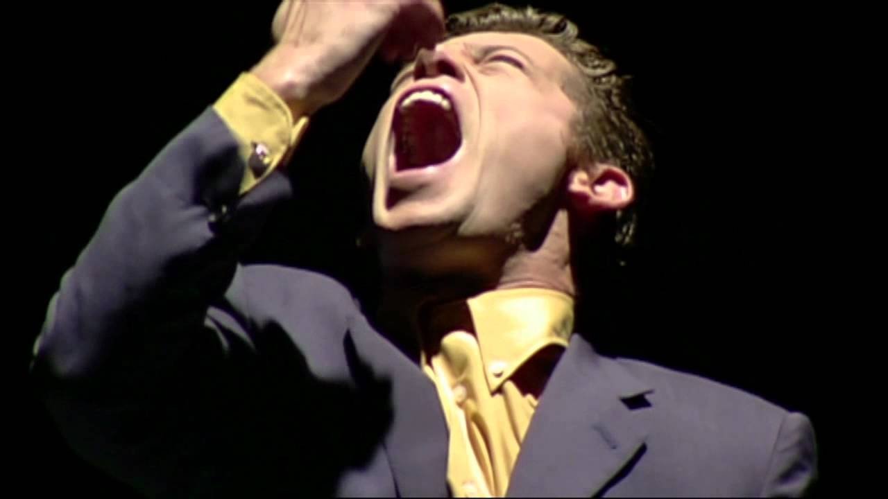 Lee Evans: Live in Scotland Background