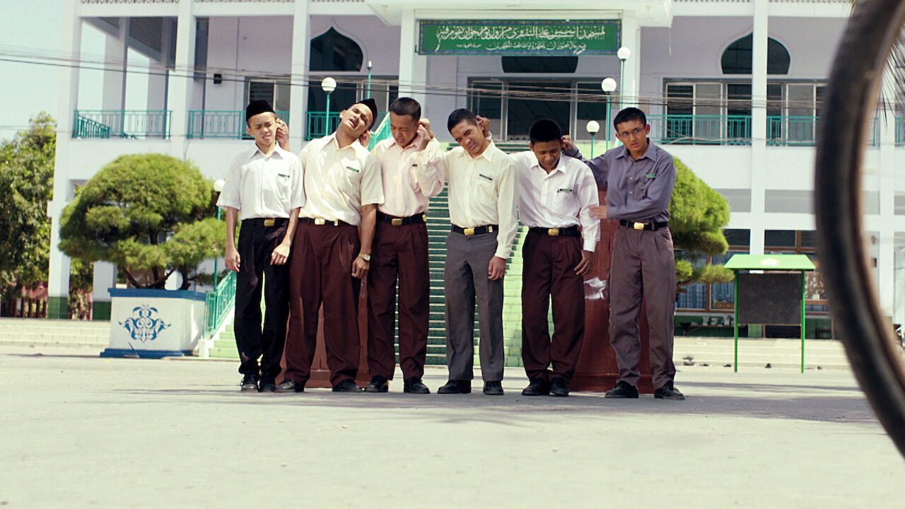 Negeri 5 Menara Background