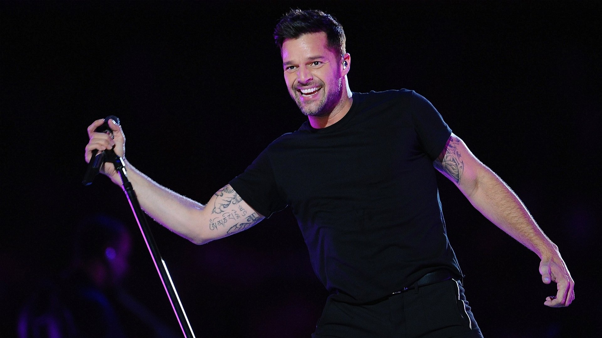 Ricky Martin: A Loco Life Background