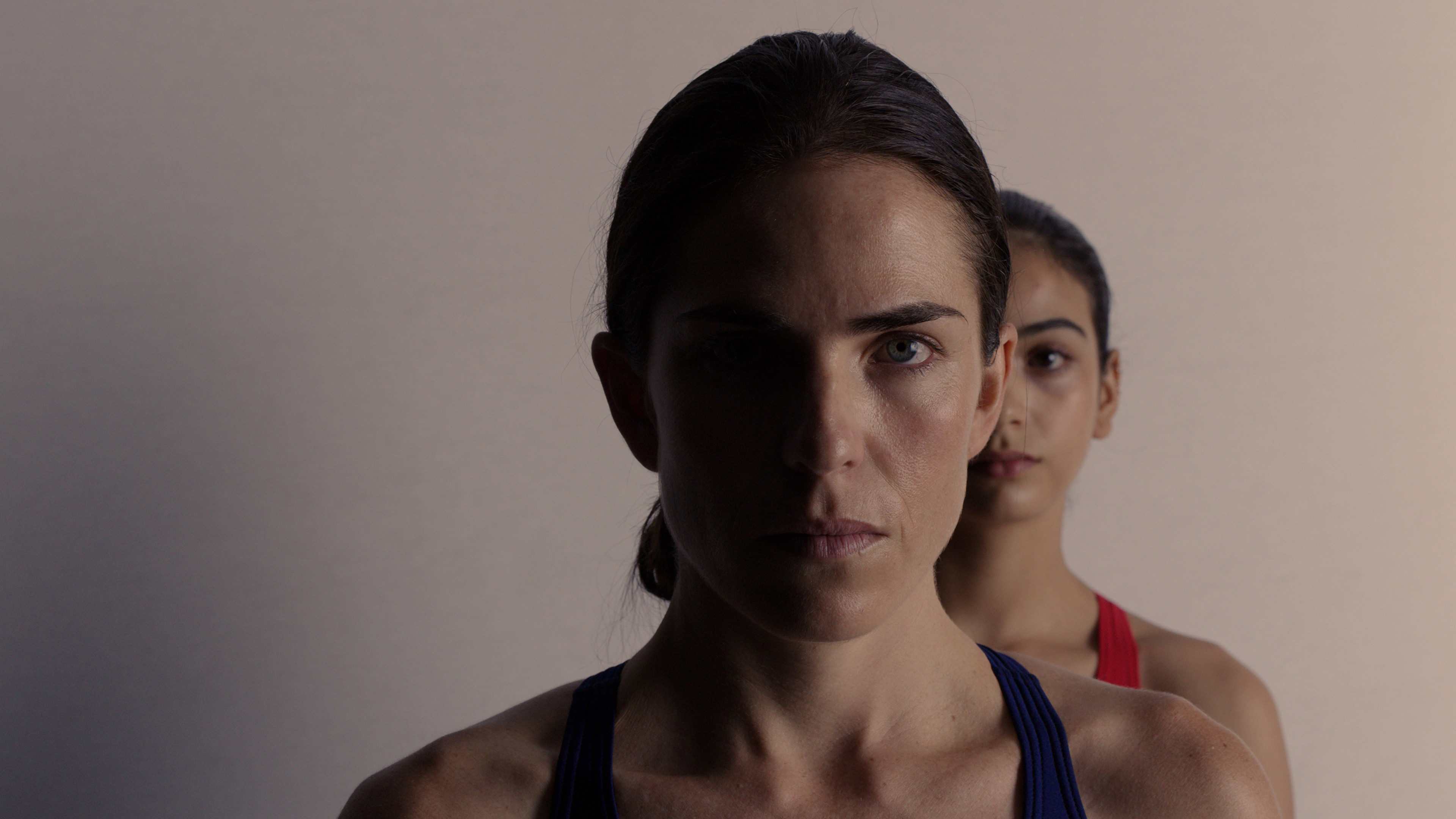 La caída Background