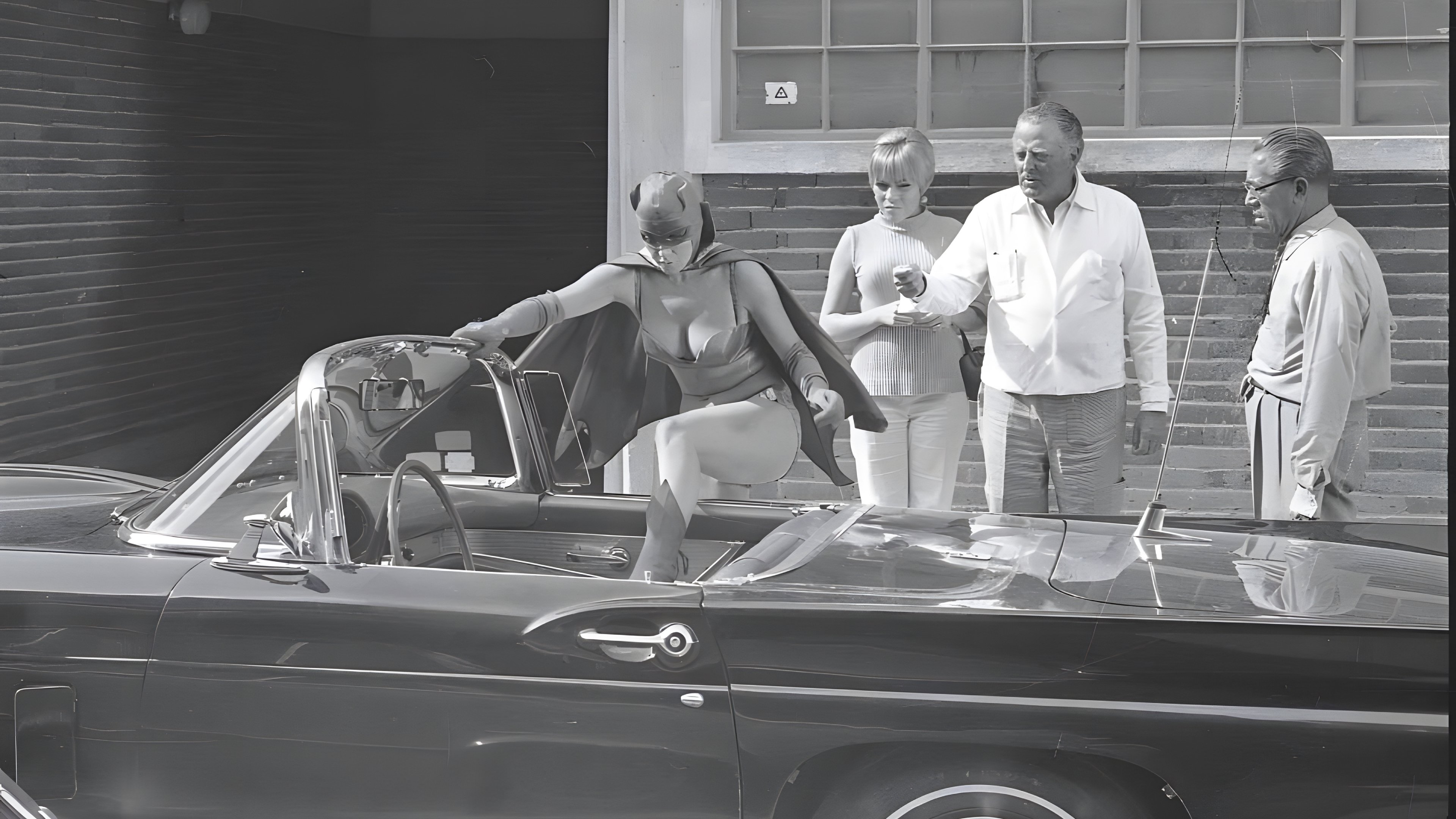 La mujer murciélago Background