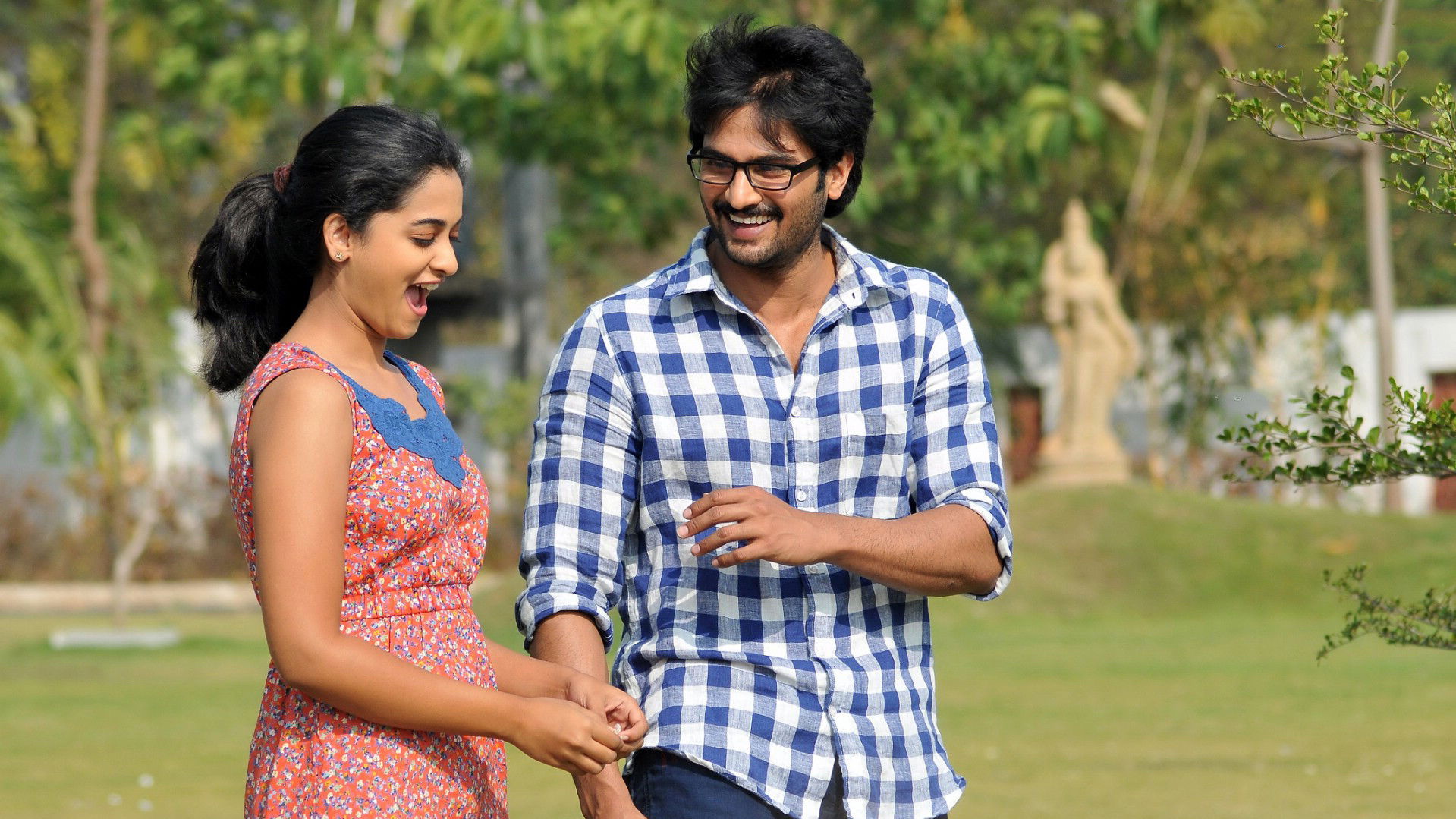 Prema Katha Chitram Background