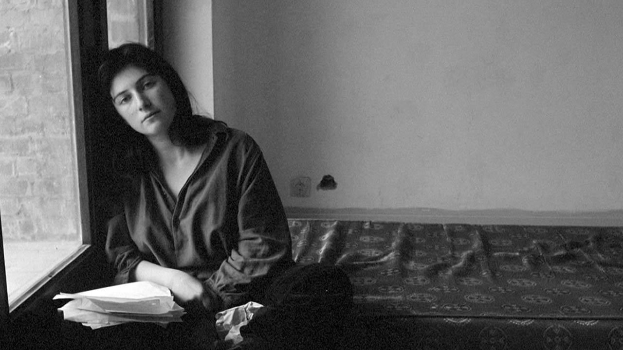 Je Tu Il Elle Background