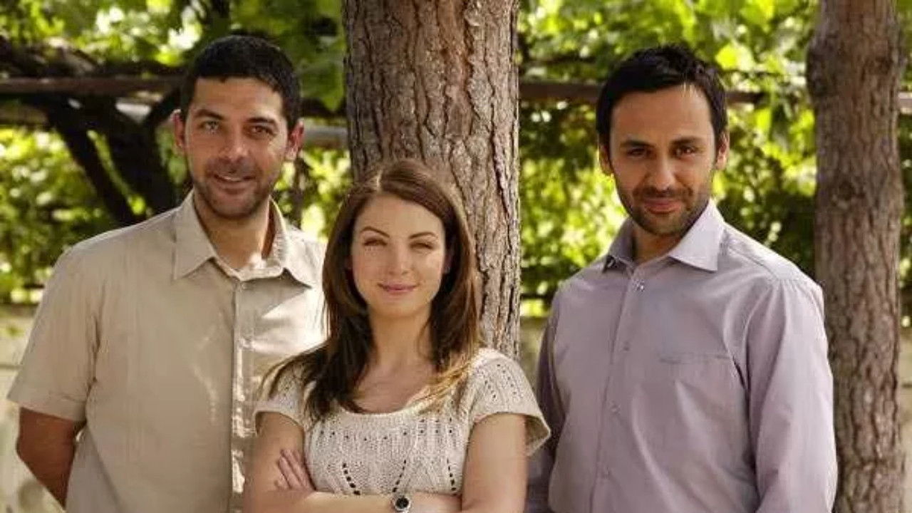 Yol Arkadaşım Background