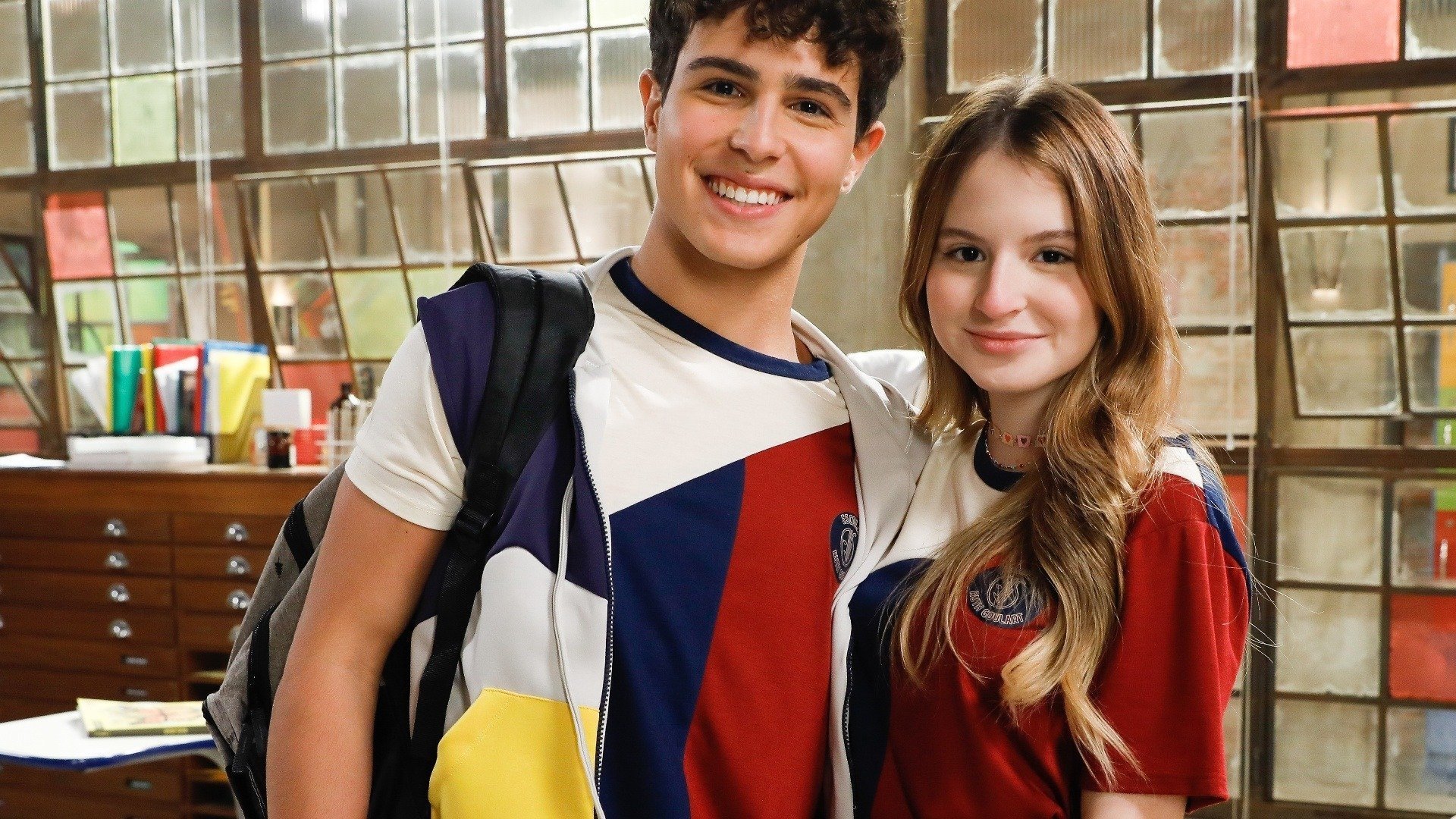 Poliana Moça Background