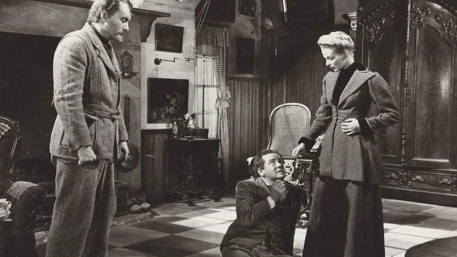 The Moon and Sixpence Background