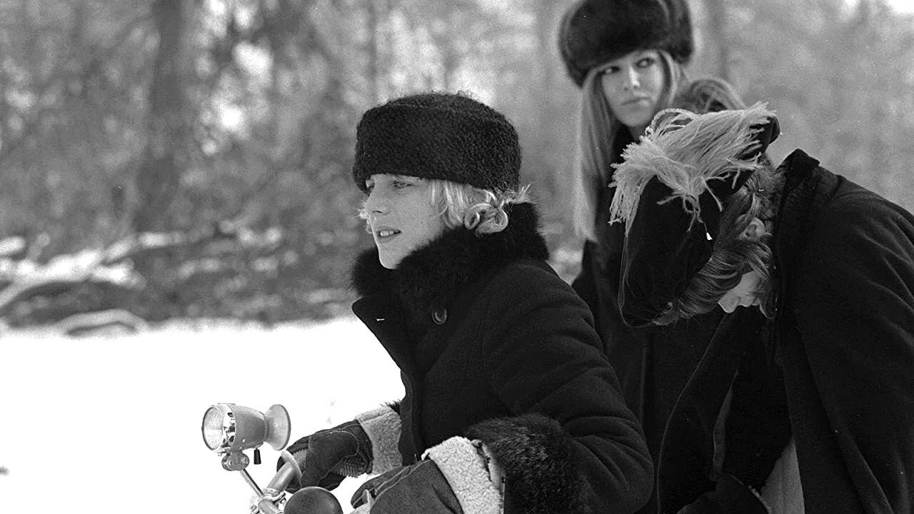 Super Carla Background