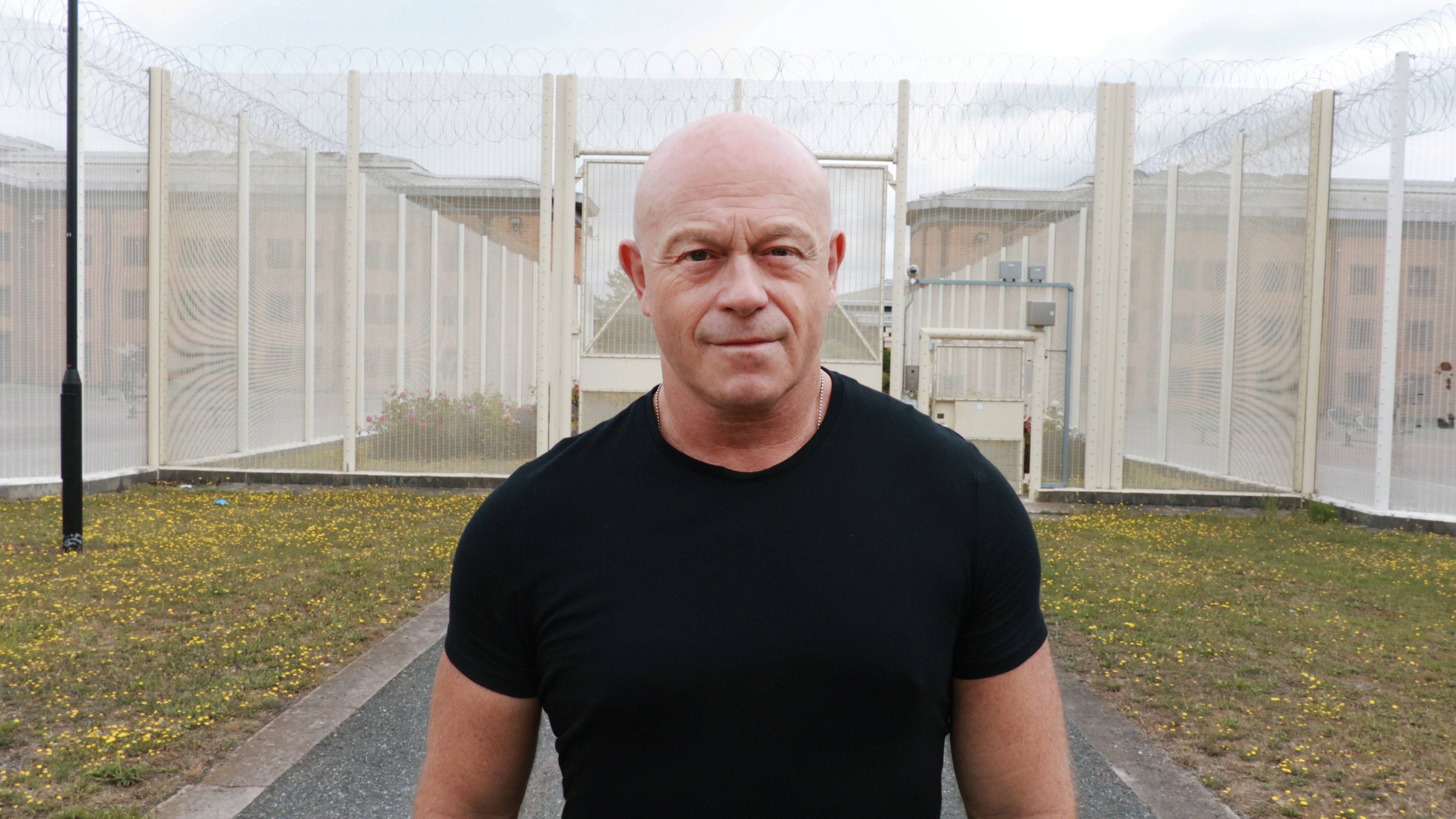 Welcome To HMP Belmarsh With Ross Kemp Background