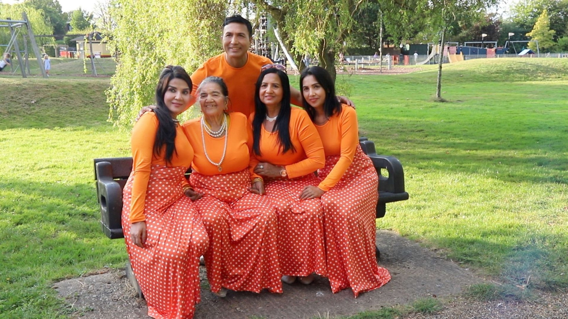 Aama Pyari Aama Background