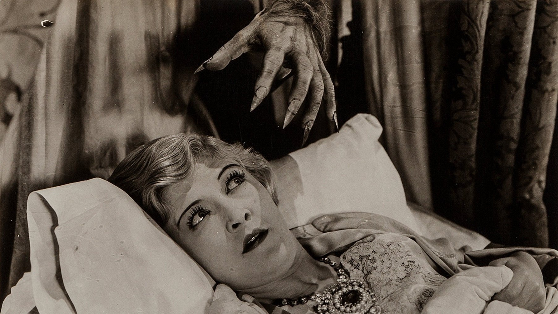 The Cat and the Canary Background