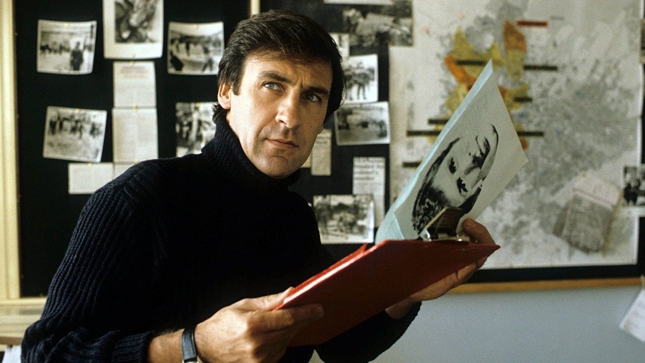 Harry's Game Background